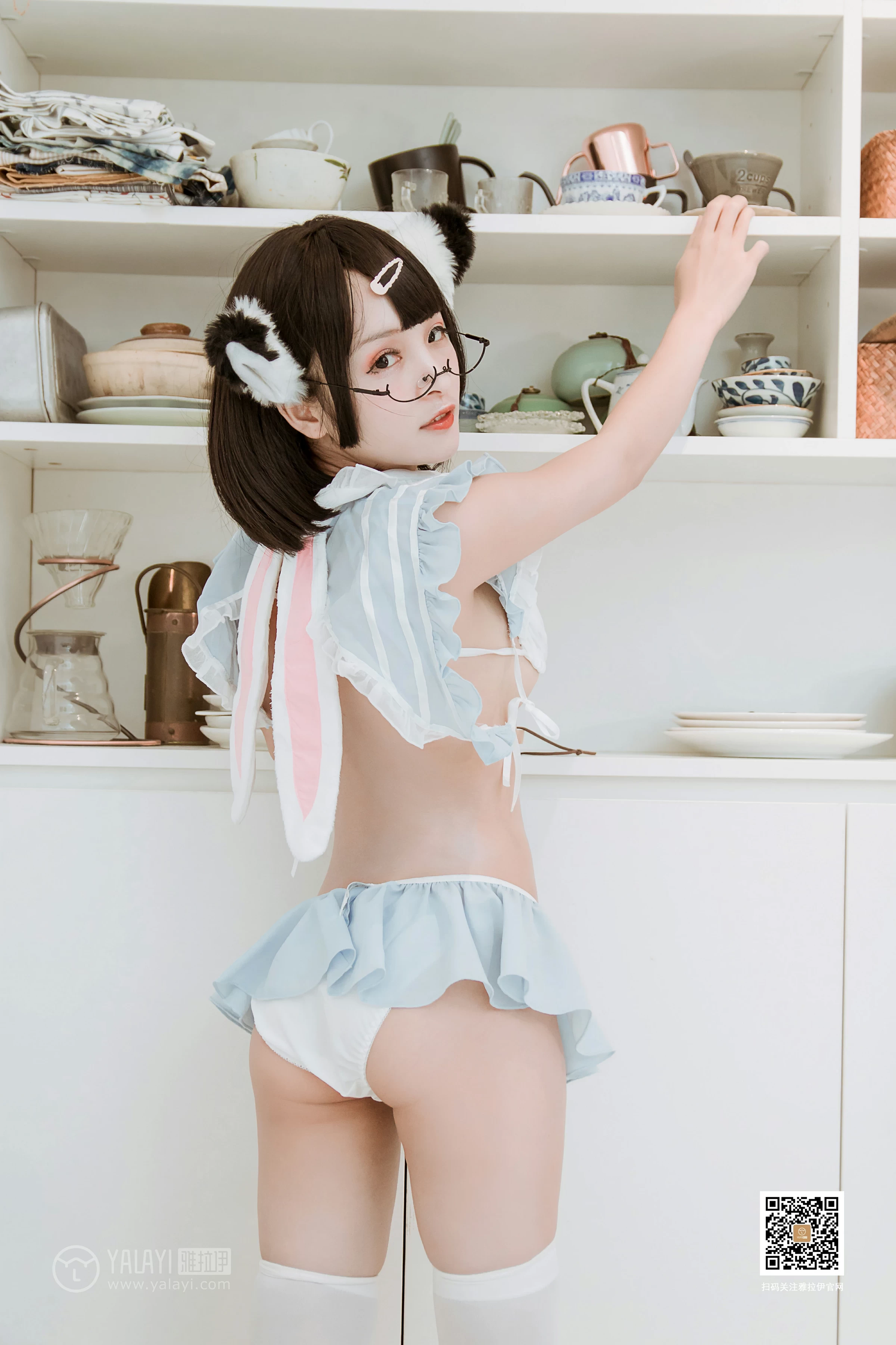 [YALAYI雅拉伊]No.384 爱丽丝 艾丽 情趣制服内衣加白色丝袜美腿性感私房写真集第8张