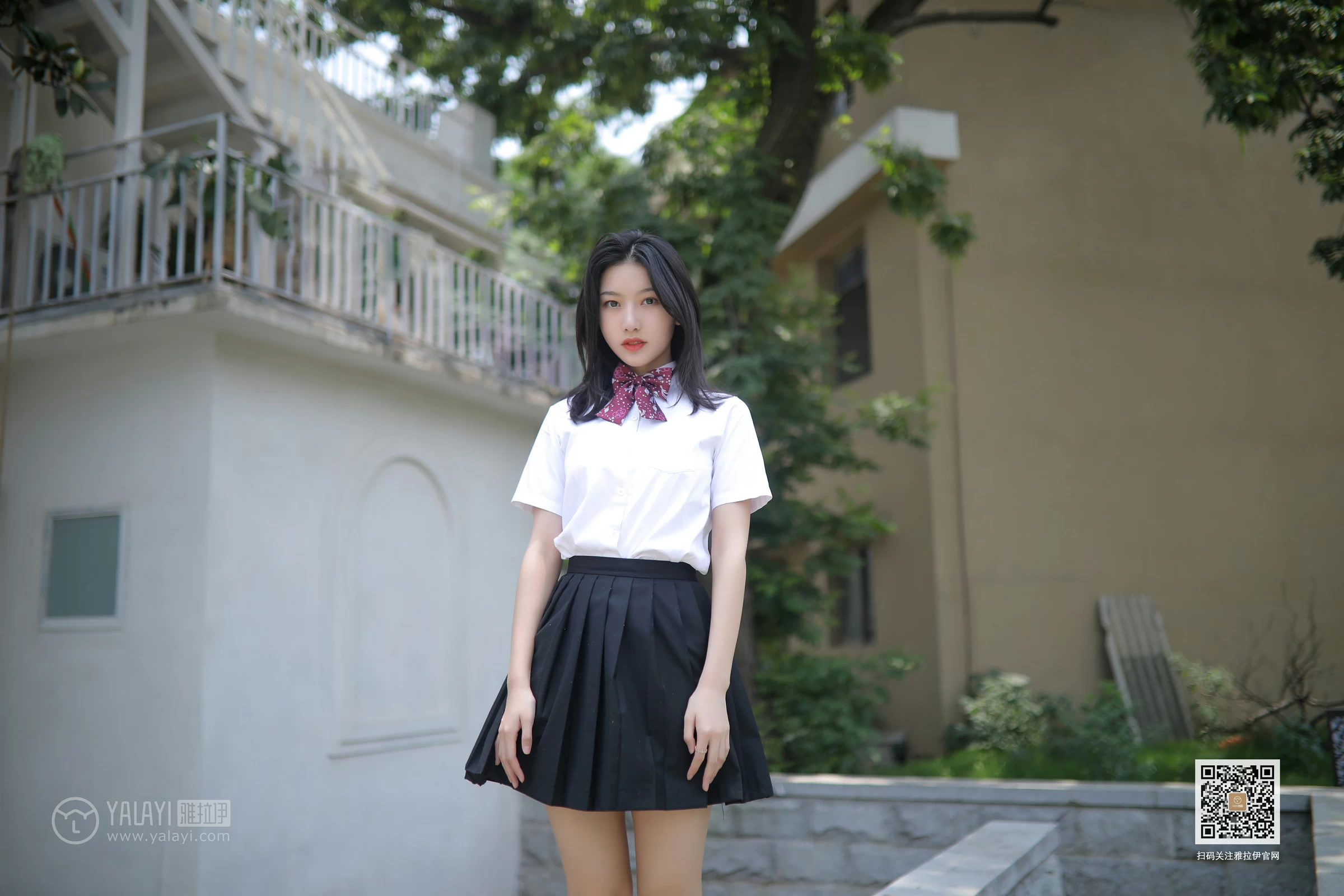 [YALAYI雅拉伊]No.387 毕业季 白璐 黑色高中女生制服与短裙加肉色丝袜美腿性感私房写真集第13张