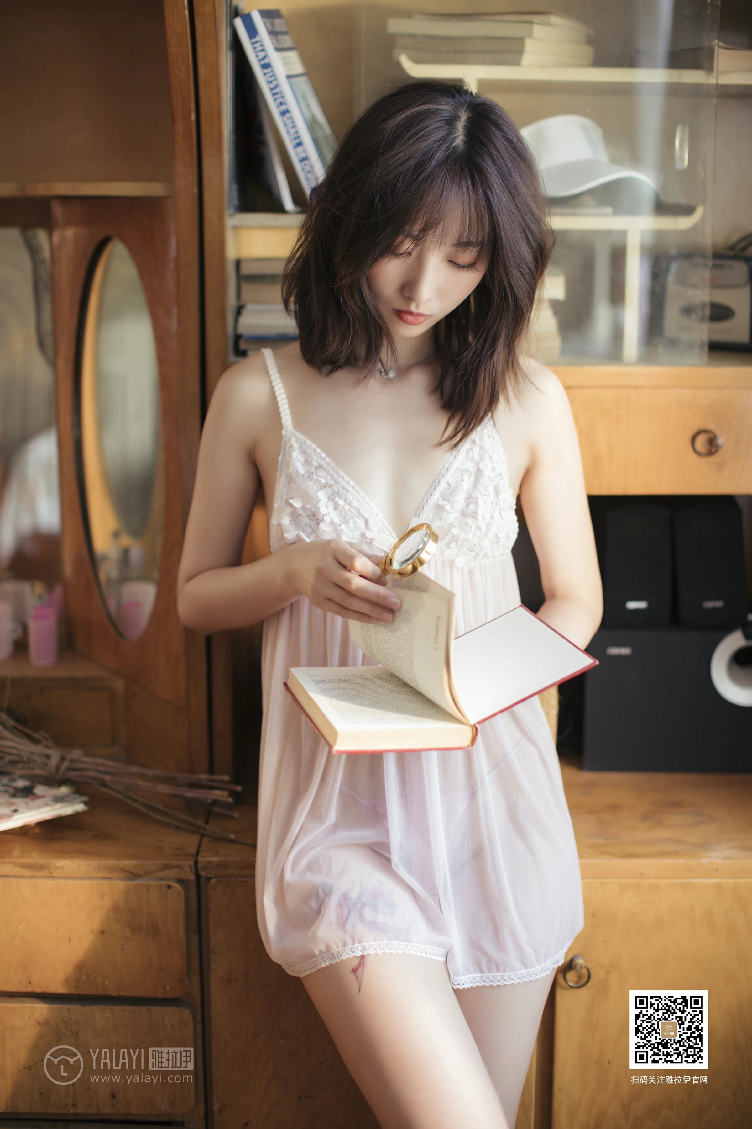 [YALAYI雅拉伊]No.388 闺房记乐 佳佳 粉色透视吊带睡衣裙性感私房写真集第11张