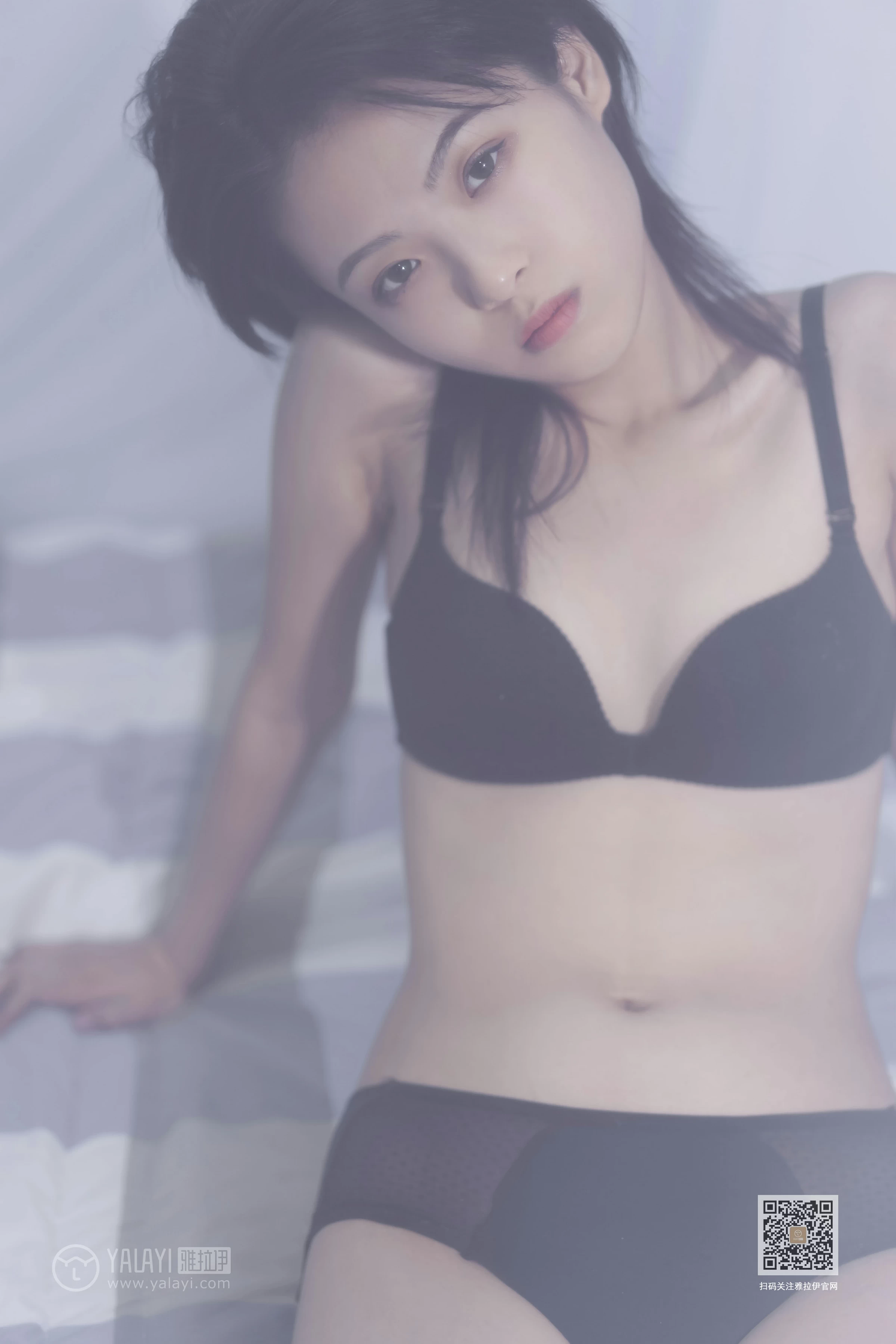 [YALAYI雅拉伊]Vol.413 共处的时光 含嫣 黑色内衣居家性感私房写真集第9张