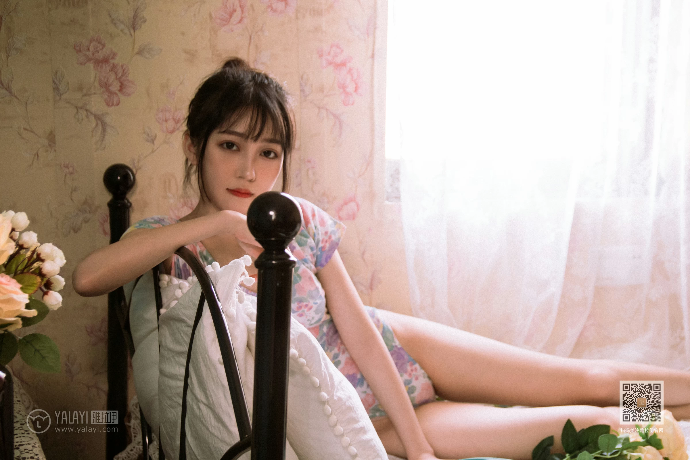 [YALAYI雅拉伊]Vol.433 复古情怀 卉卉 碎花连体衣居家性感私房写真集第3张