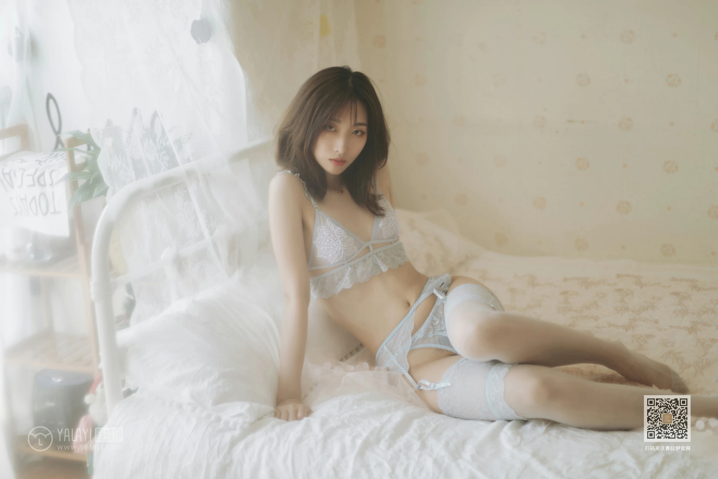 [YALAYI雅拉伊]Vol.436 维纳斯的秘密 佳佳 淡蓝色透视情趣内衣性感私房写真集第5张