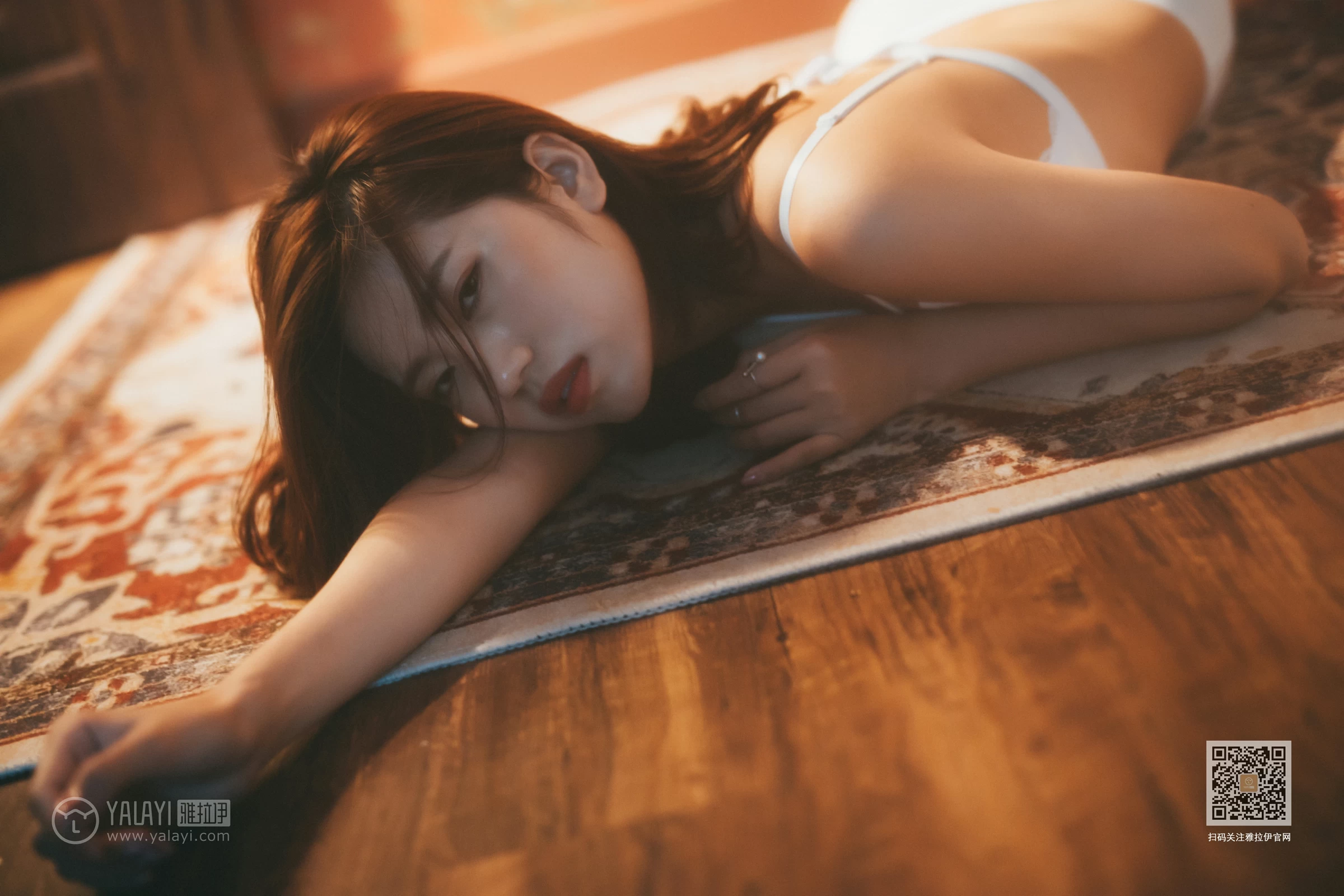 [YALAYI雅拉伊]Vol.442 空房间 小小 白色透视衬衫加白色蕾丝内衣性感私房写真集第13张