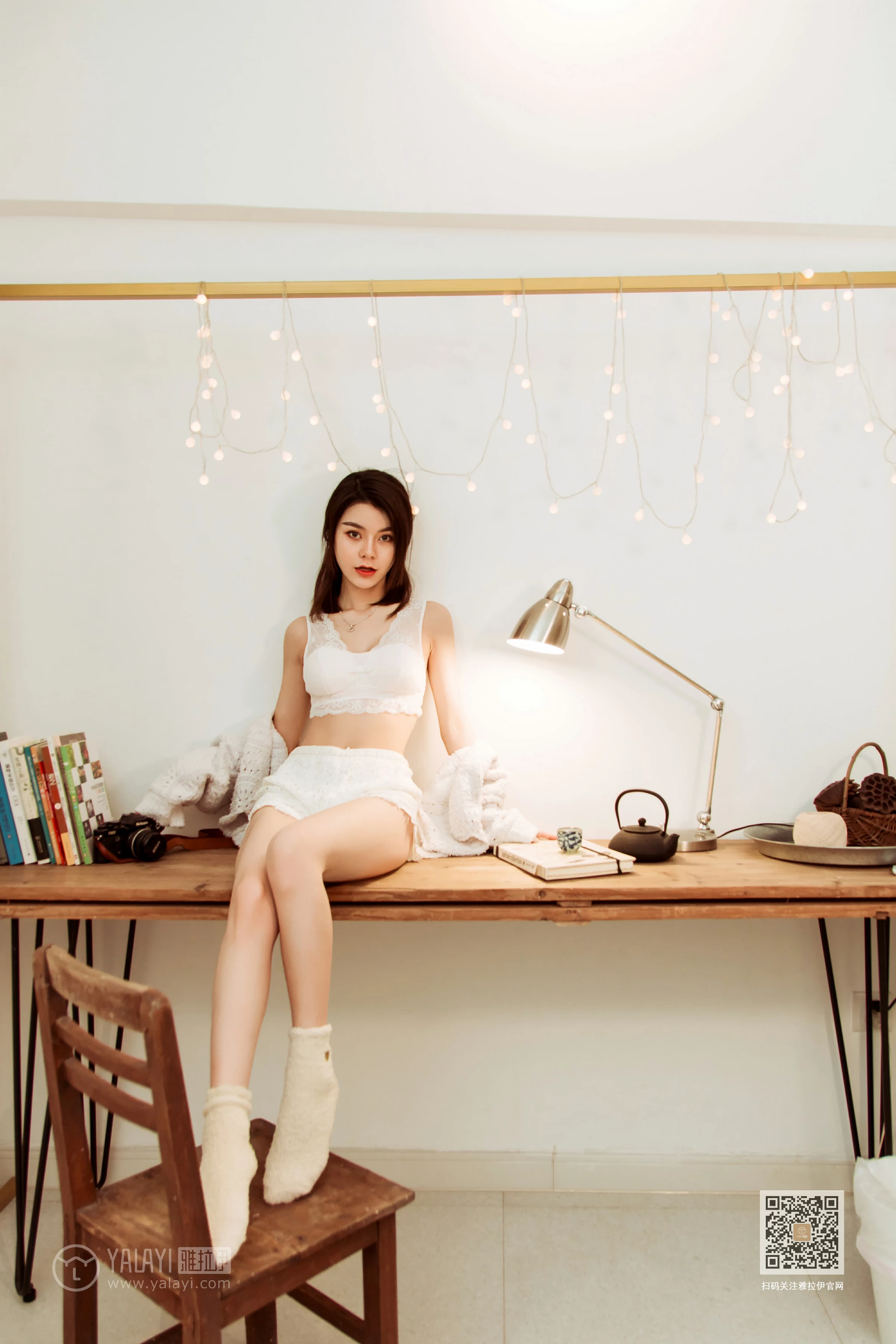 [YALAYI雅拉伊]Vol.444 东京的早餐 慧儿 白色镂空外衣加白色蕾丝内衣性感私房写真集第9张