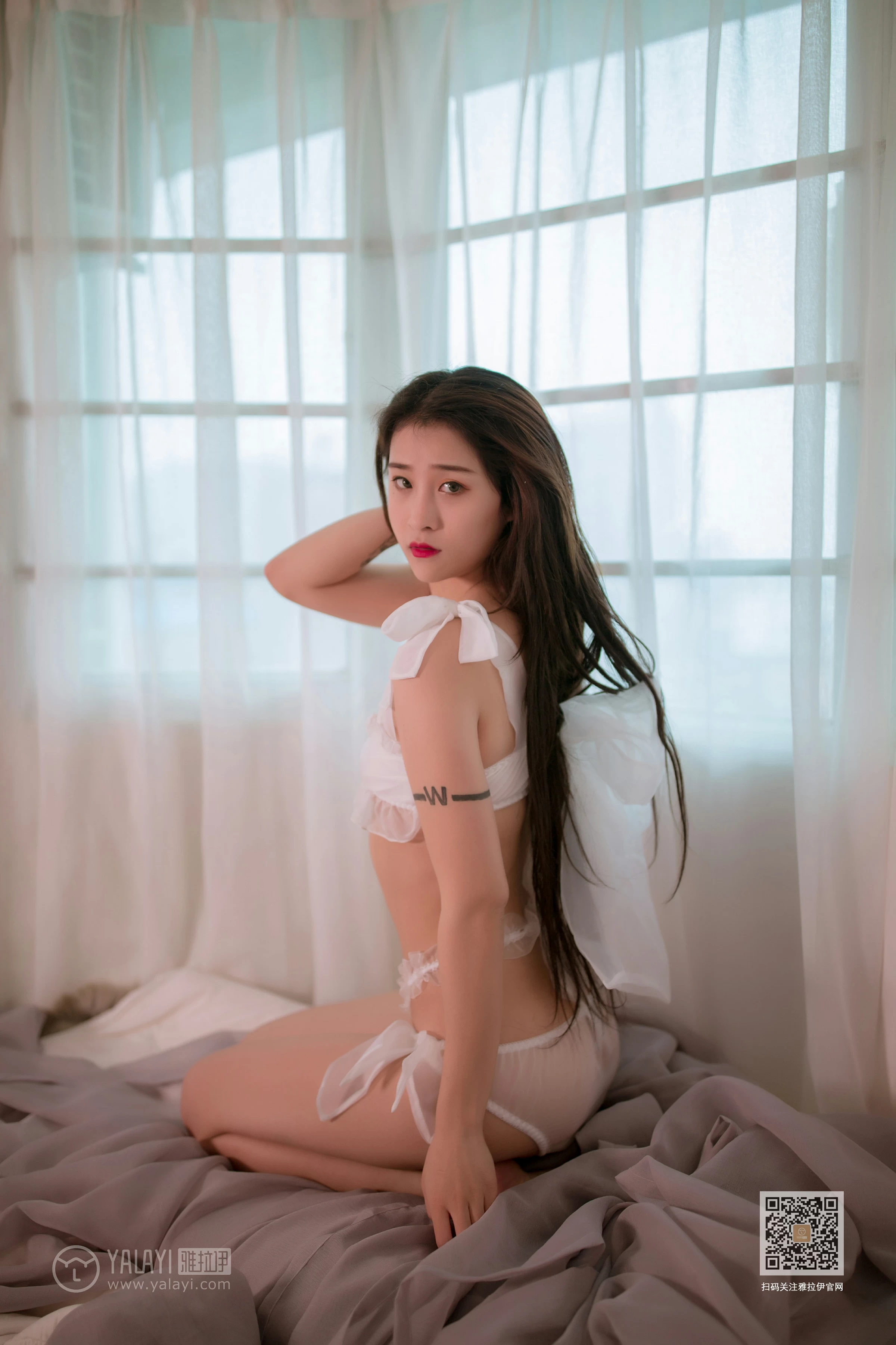 [YALAYI雅拉伊]Vol.510 撩人的丝带 素素 白色透视情趣内衣性感私房写真集第15张