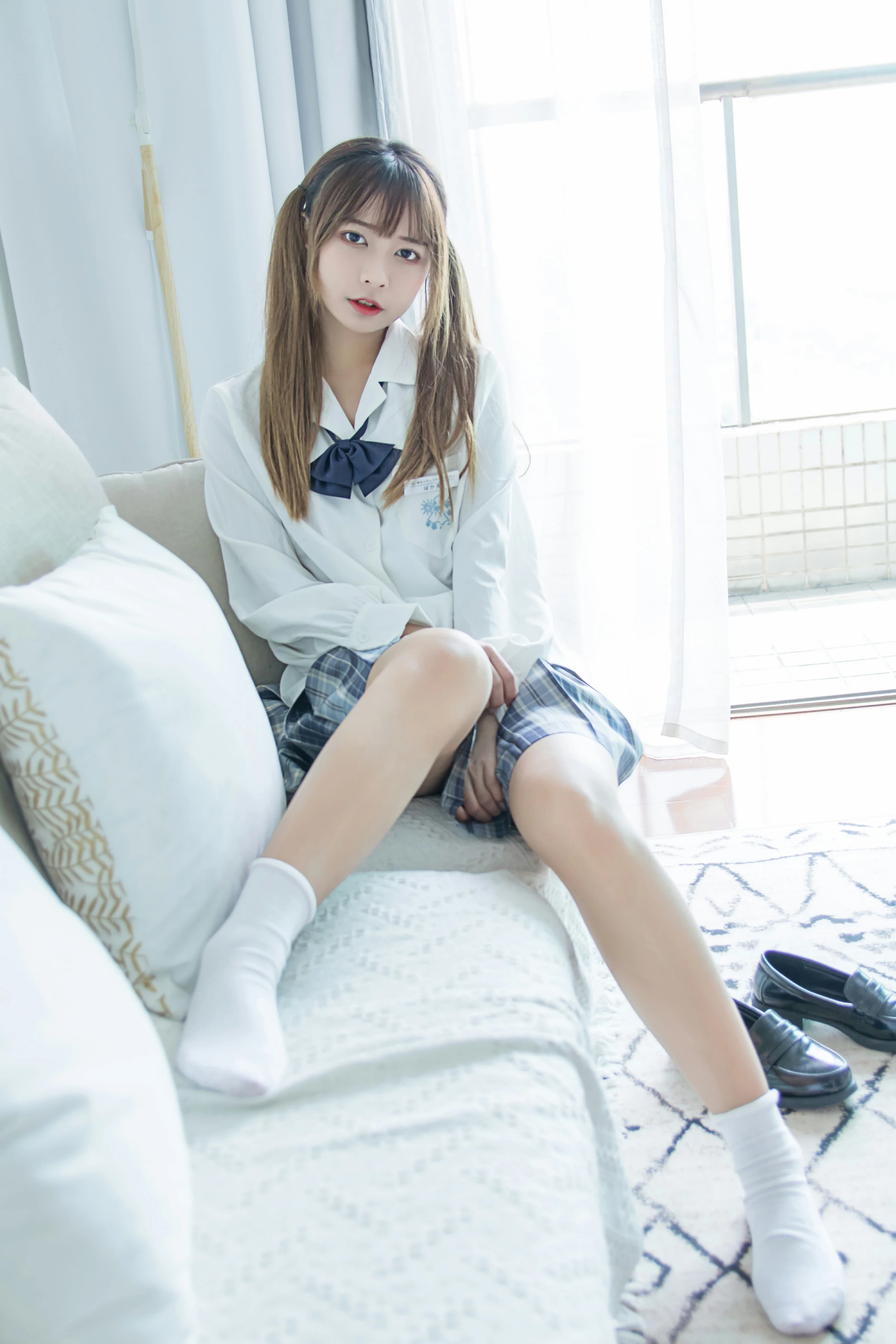 [YALAYI雅拉伊]NO.667 《有我超甜》 阿禾 白色JK制服加格子短裙私房写真集第7张