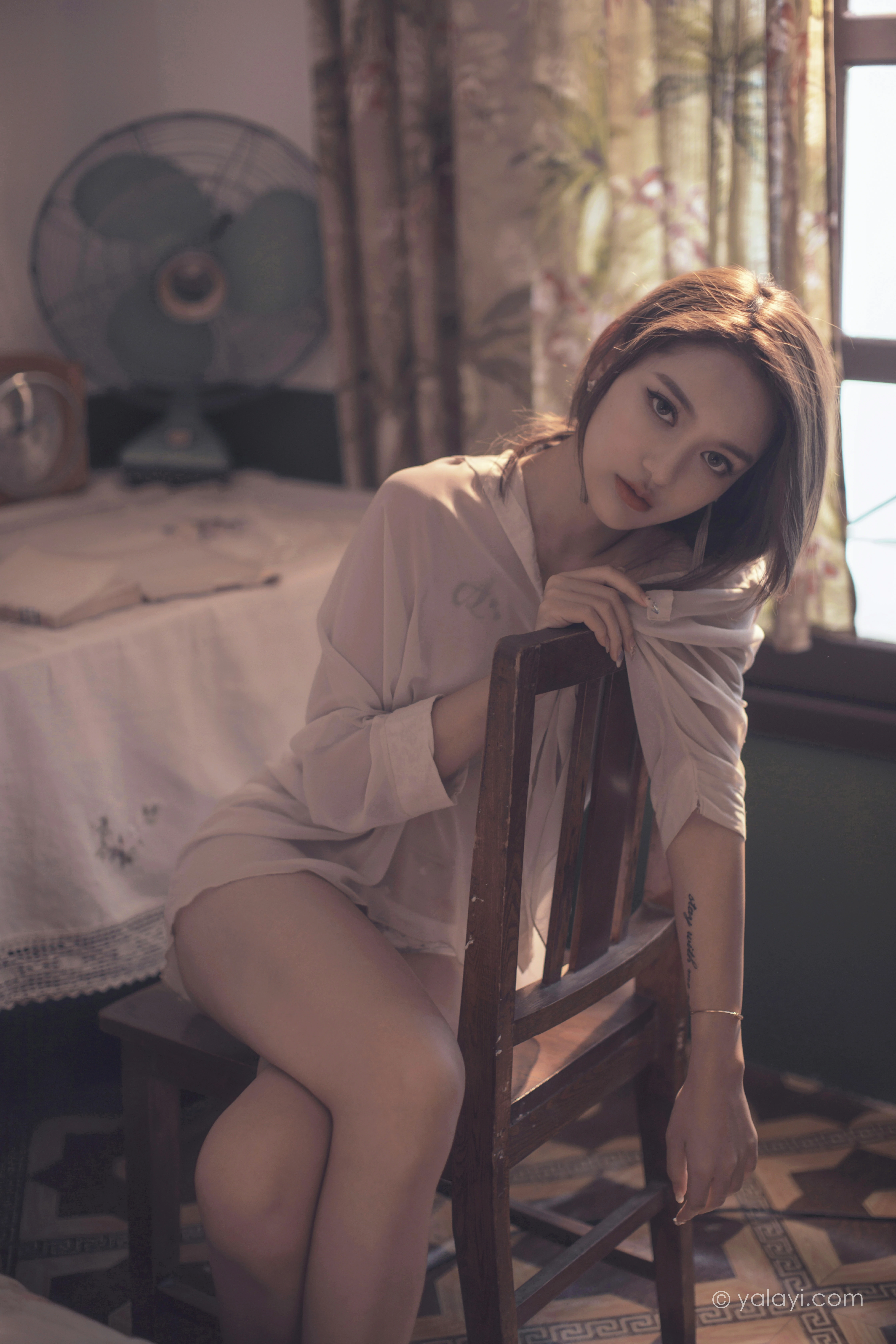 [YALAYI雅拉伊]NO.803 若有思 梓杨 白色透视衬衫居家性感私房写真集第7张
