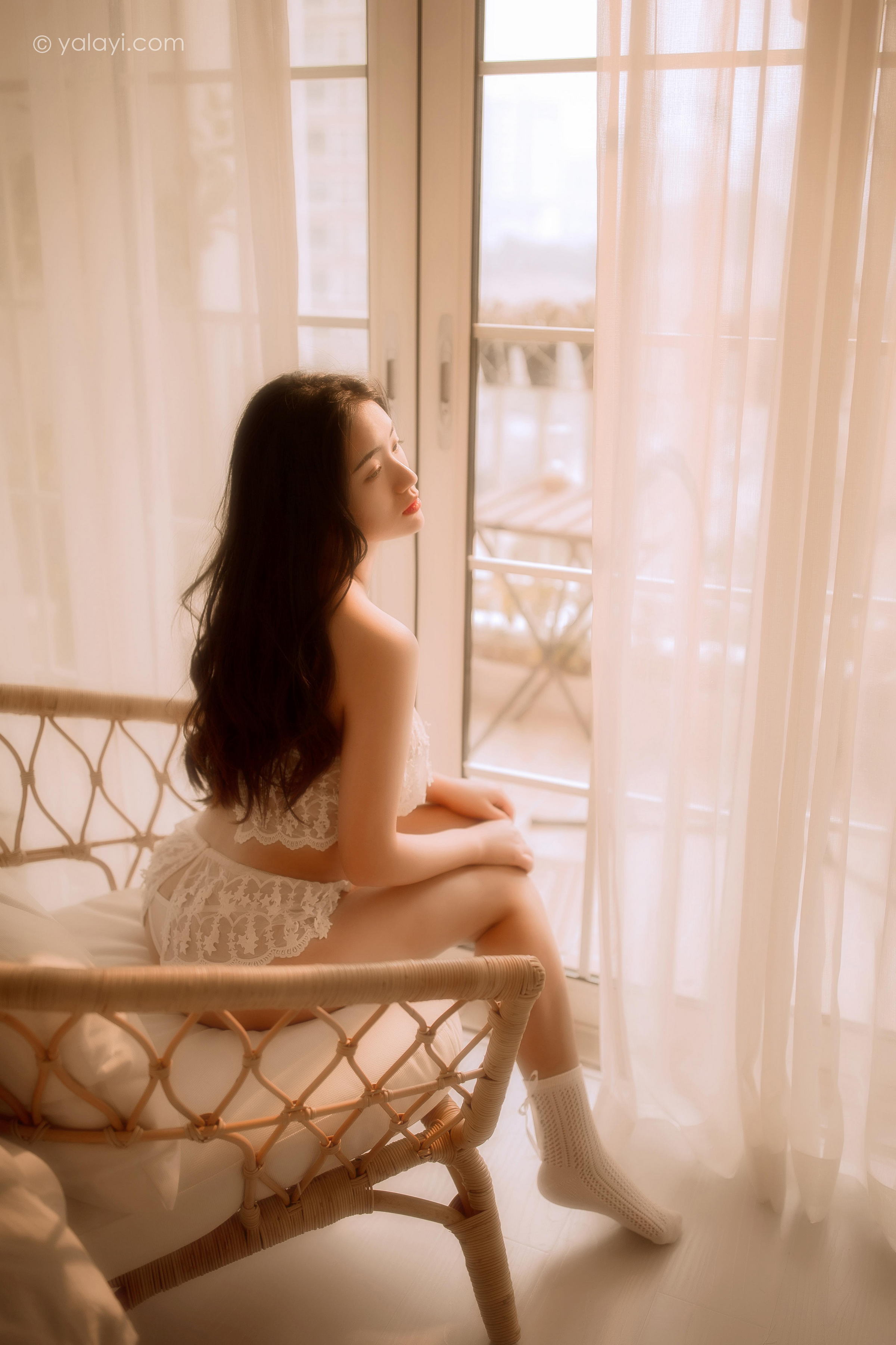 [YALAYI雅拉伊]2022.03.11 闺秀 水月沙子 白色镂空睡衣裙加透视情趣内衣性感写真集第13张