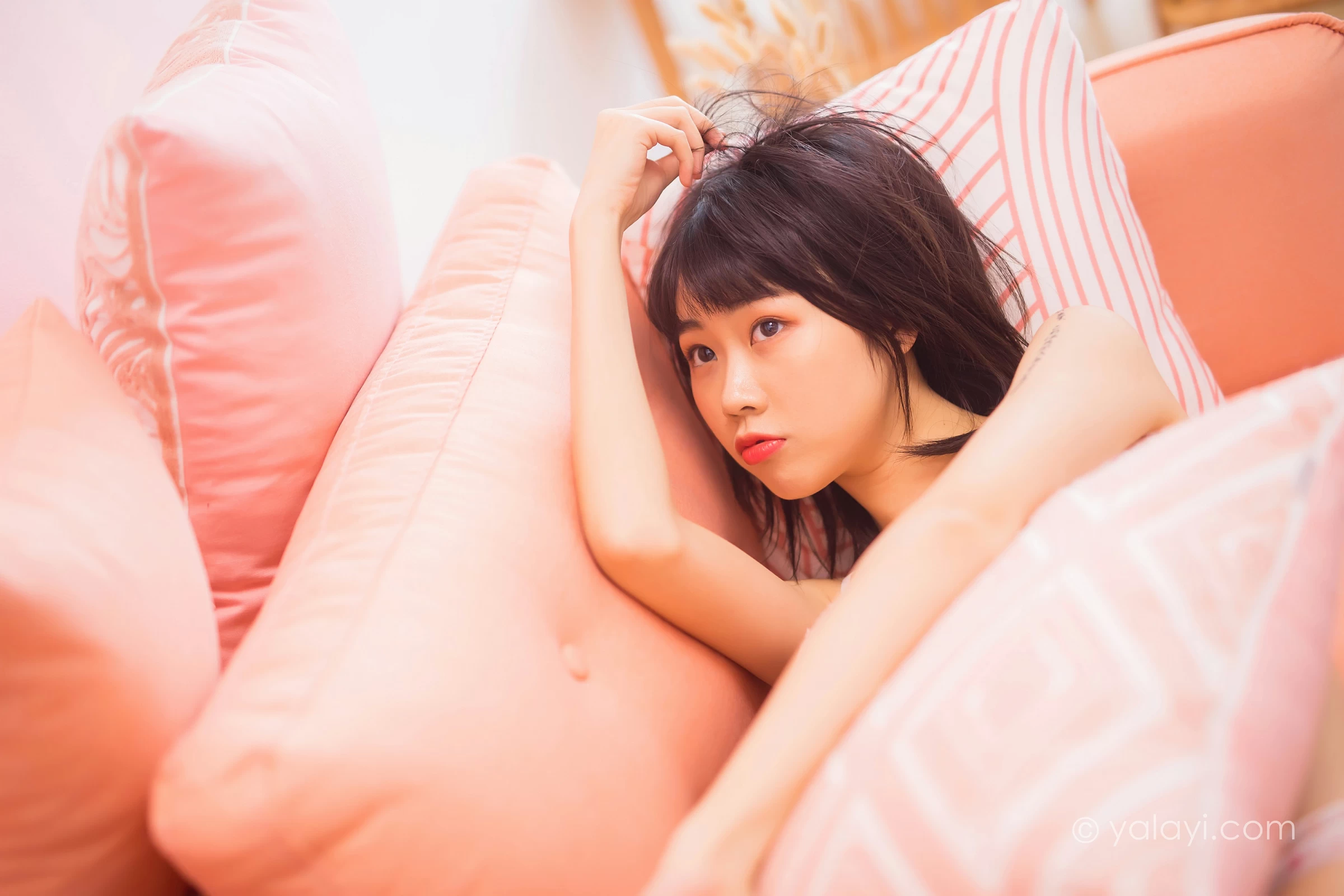 [YALAYI雅拉伊]NO.657 《粉色少女心》 粉粉 白色蕾丝内衣性感私房写真集第13张