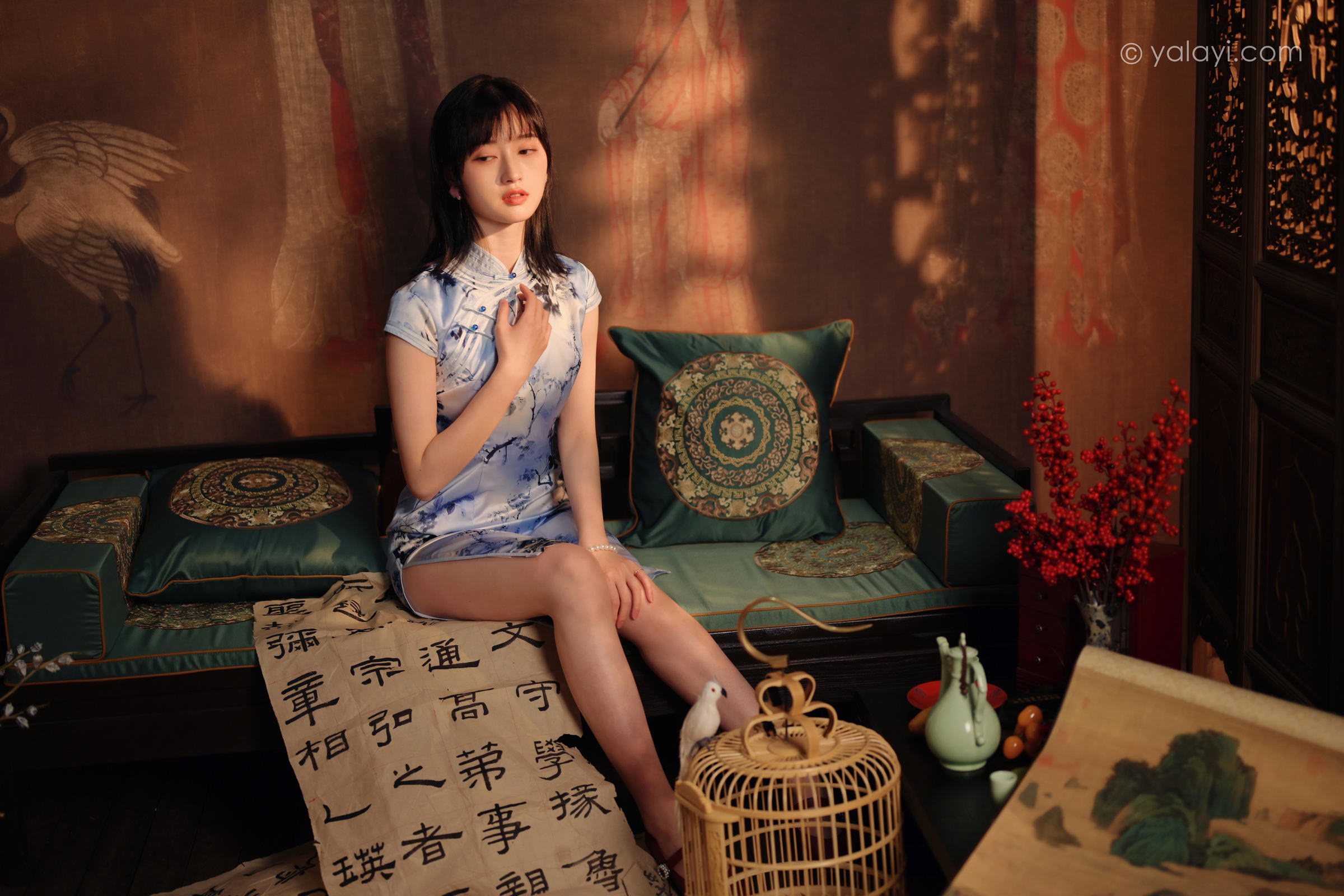 [YALAYI雅拉伊]2022.03.18 绝代芳华 京京 银色无袖旗袍民国风优雅写真集第2张