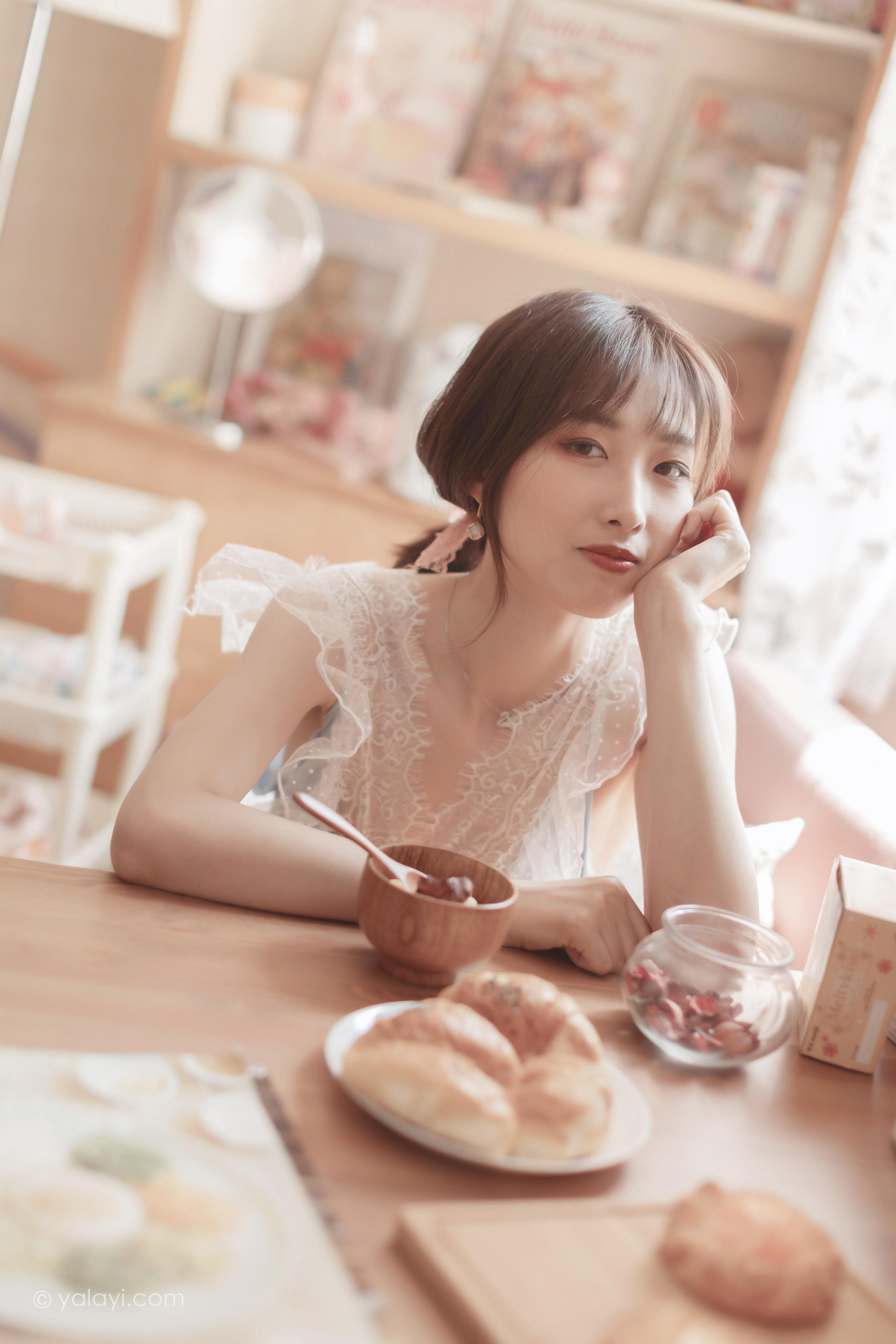 [YALAYI雅拉伊]2022.03.23 佳人有约 佳佳 透视情趣睡衣居家性感私房写真集第4张