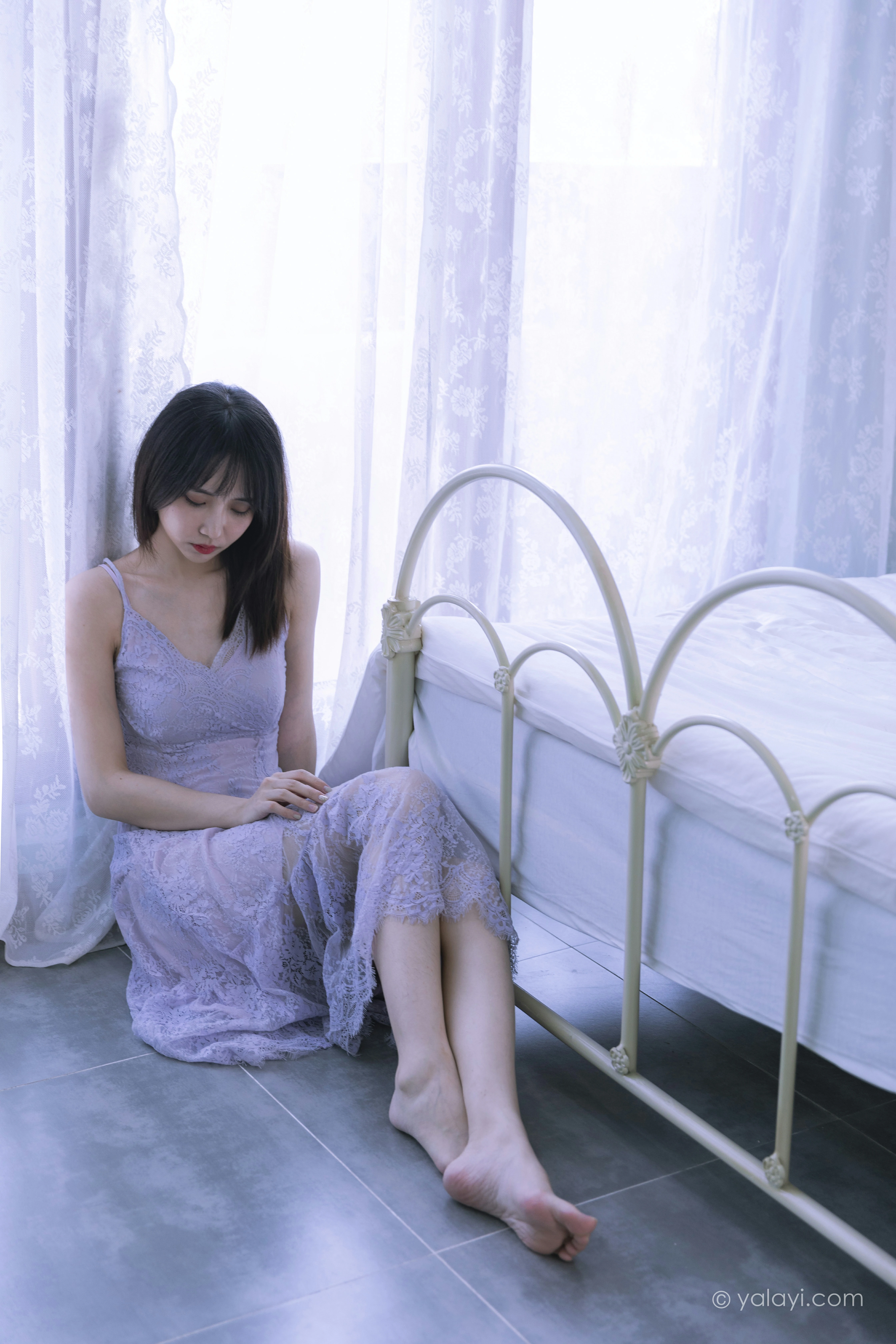[YALAYI雅拉伊]NO.811 紫色的早晨 妍妍 白色透视蕾丝连衣裙居家私房写真集第11张
