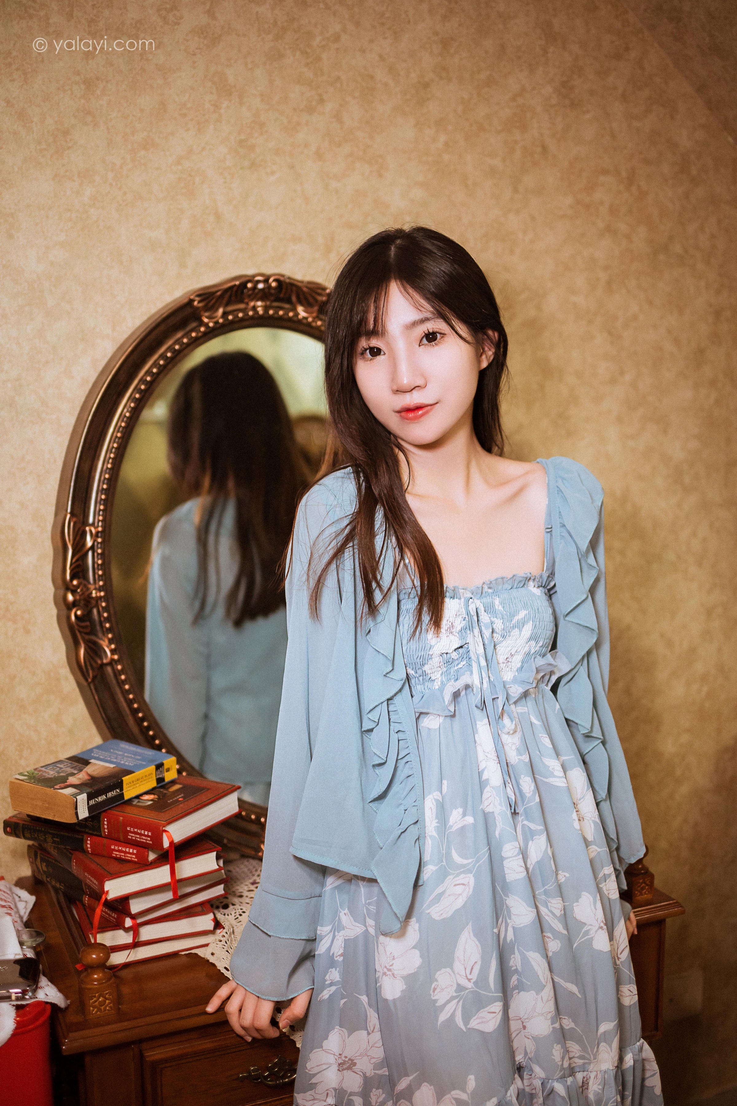 [YALAYI雅拉伊]2022.08.19 一去不复返 小乔 灰色外套加吊带连衣裙清纯写真集第10张