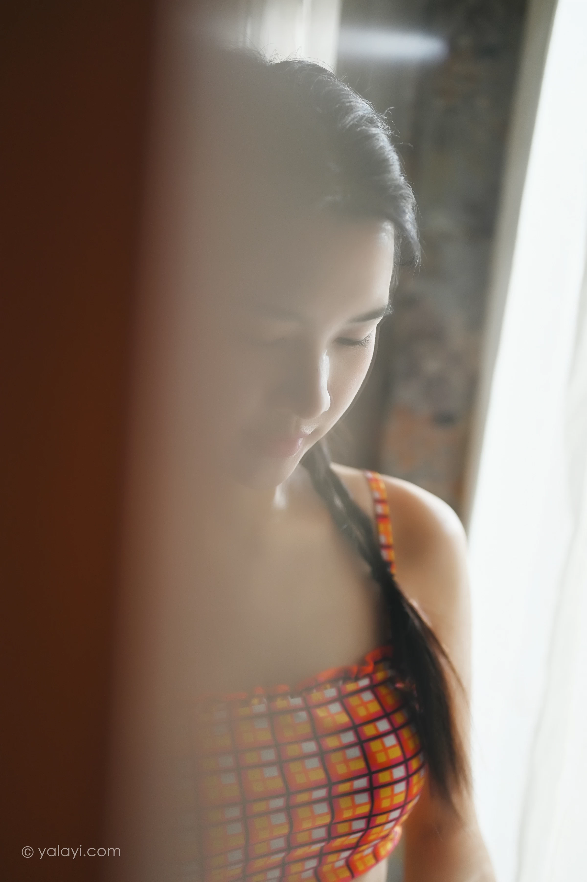 [YALAYI雅拉伊]NO.737 《独处》 方岚 红色格子内衣加短裙性感私房写真集第6张