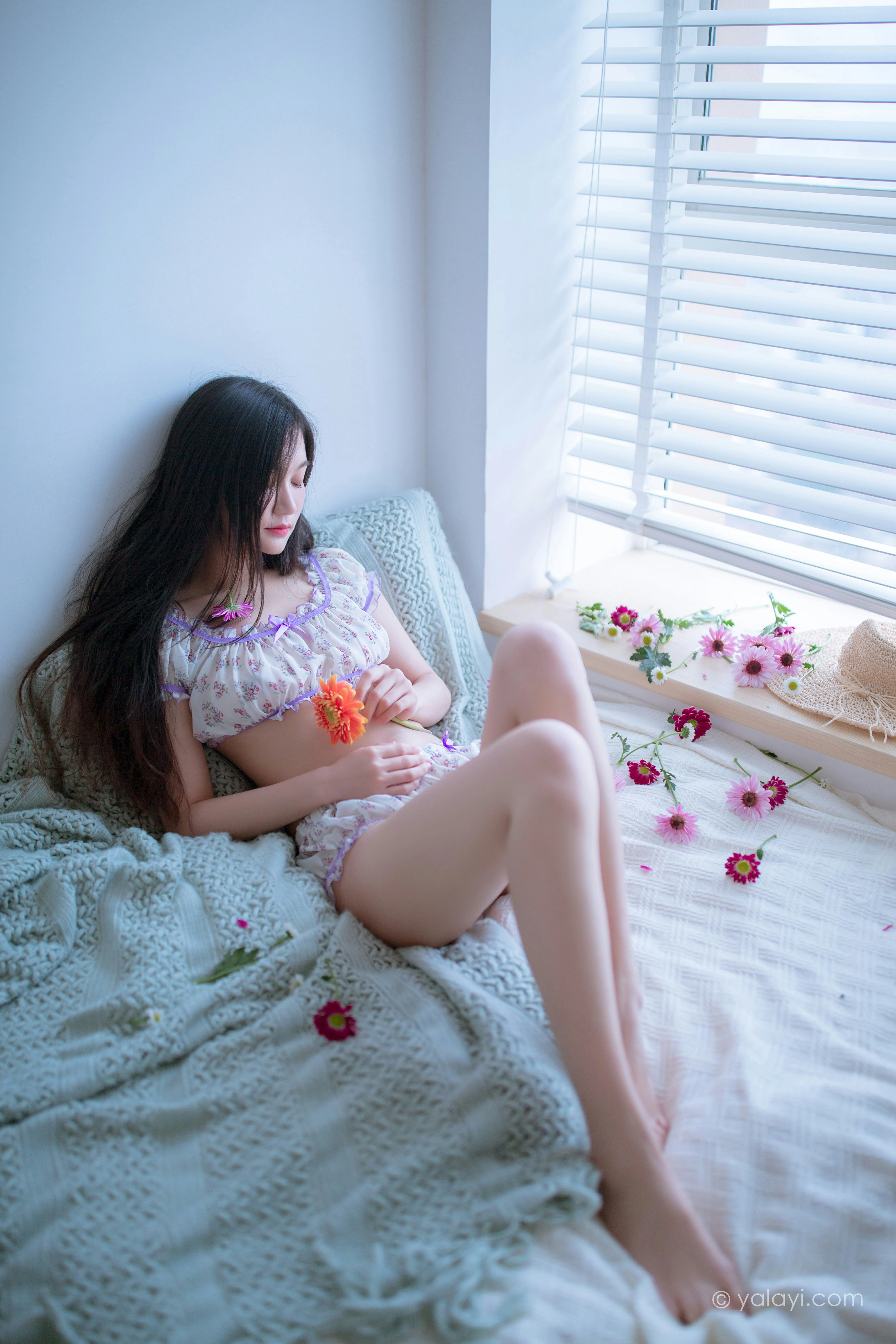 [YALAYI雅拉伊]NO.806 羞花 仙儿 白色镂空连衣裙加蕾丝内衣性感私房写真集第16张