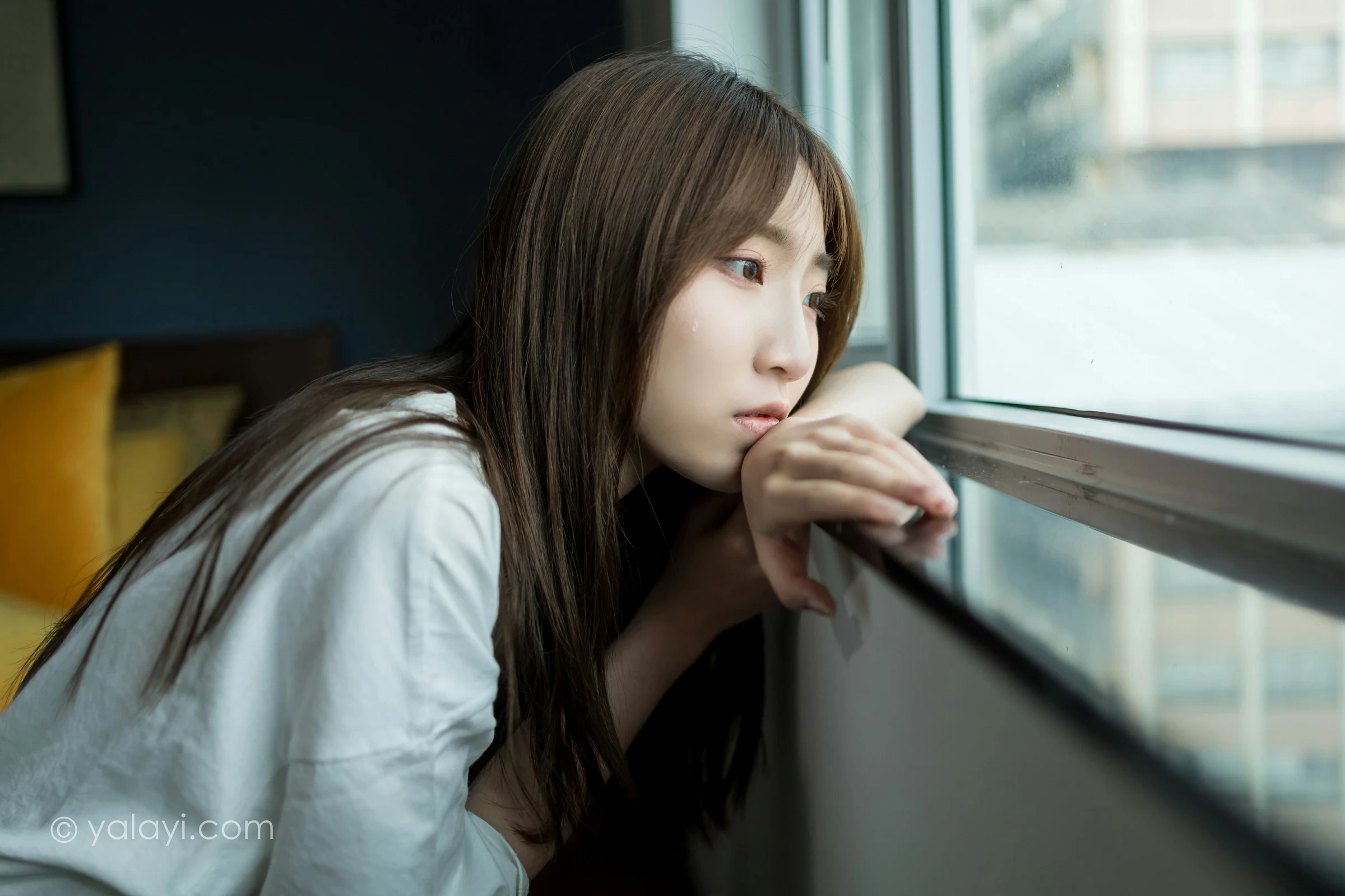 [YALAYI雅拉伊]NO.693 《好心分手》 小乔 白色连身短袖居家私房写真集第4张