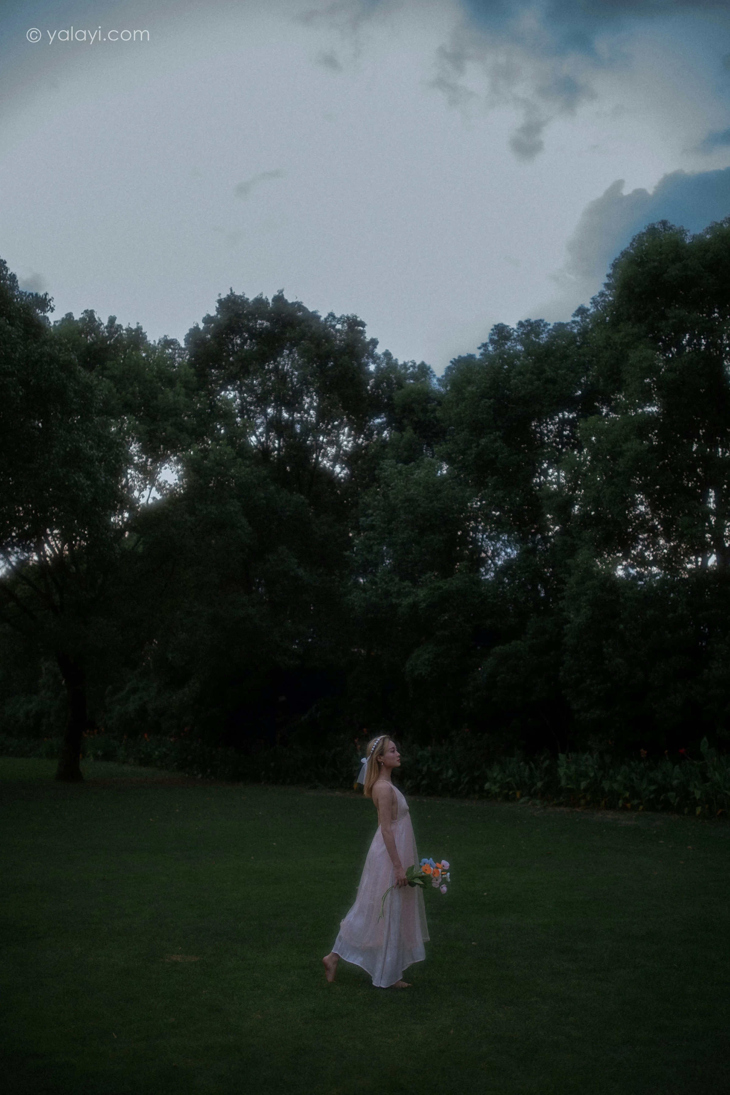 [YALAYI雅拉伊]NO.695 《救赎》 米粒米粒 粉色吊带连衣裙写真第18张