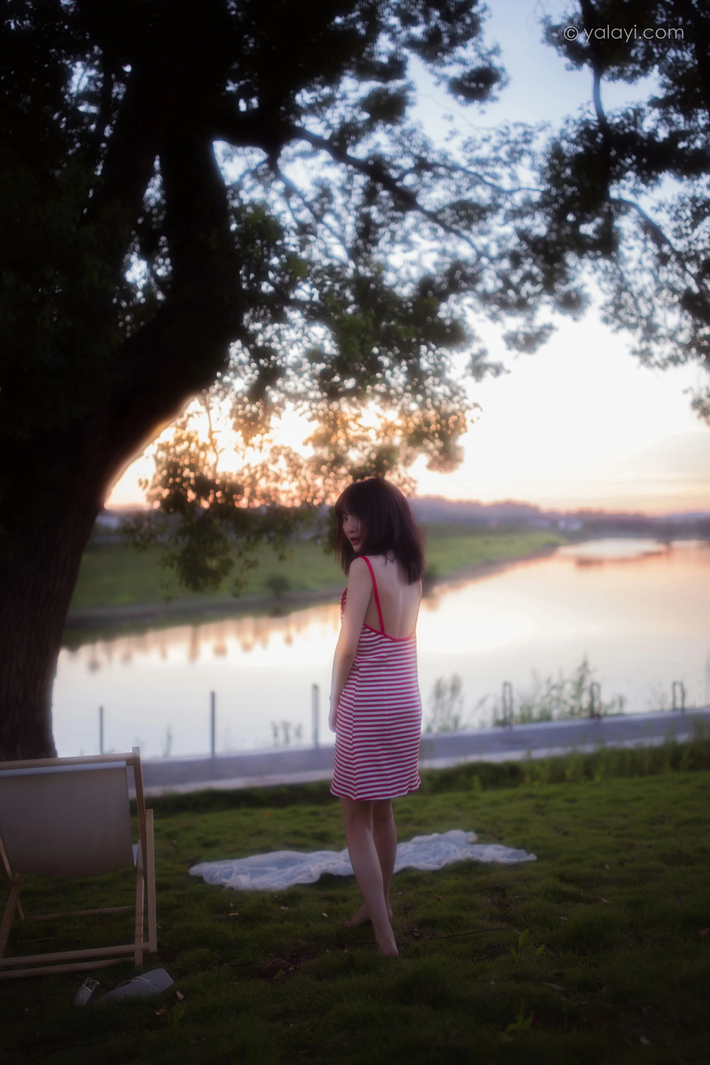 [YALAYI雅拉伊]NO.690 《红了》 落落 红色吊带连衣裙写真第15张