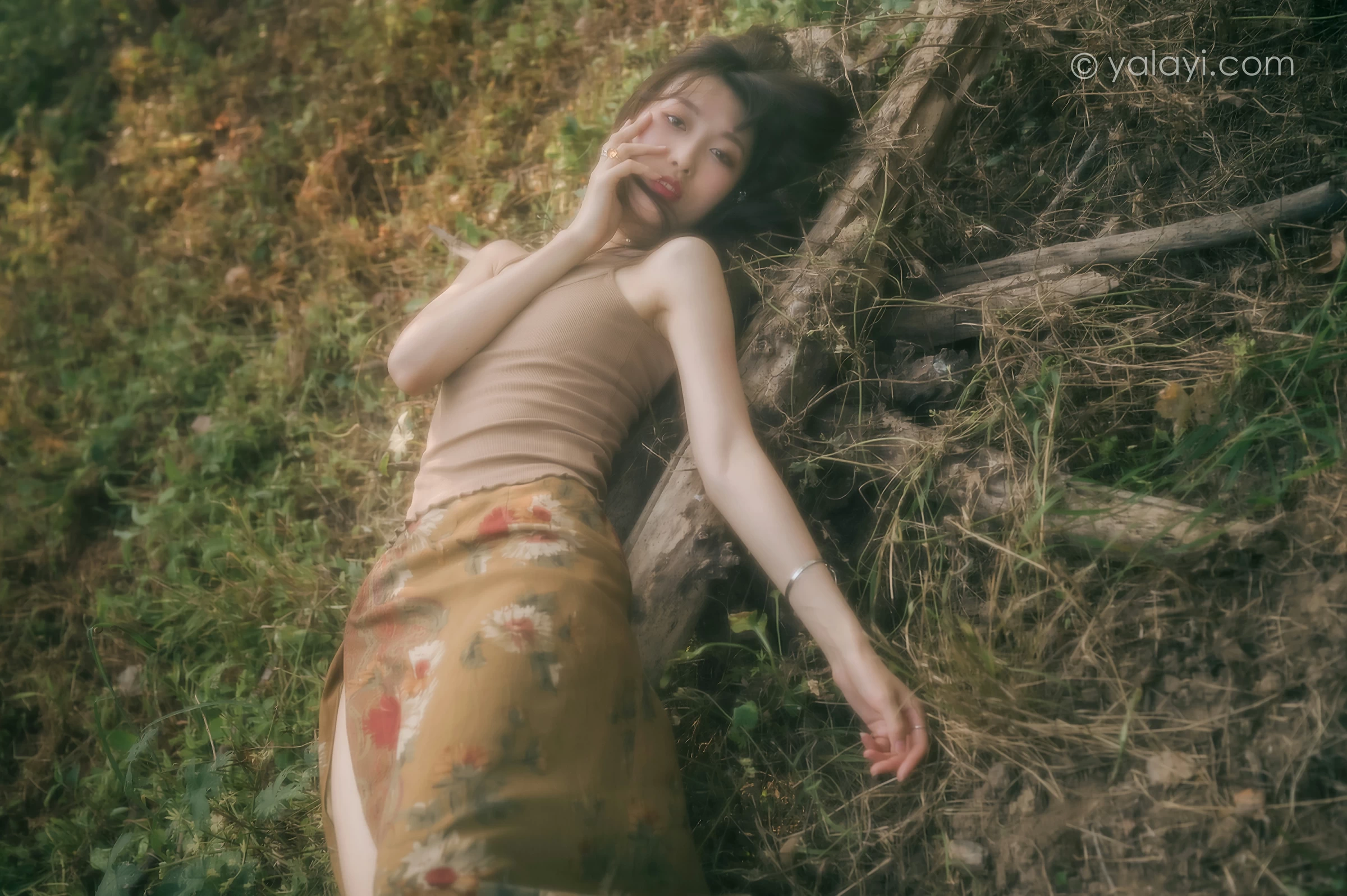 [YALAYI雅拉伊]NO.691 《梦境》 佳佳 橙色性感小背心加短裙私房写真第10张