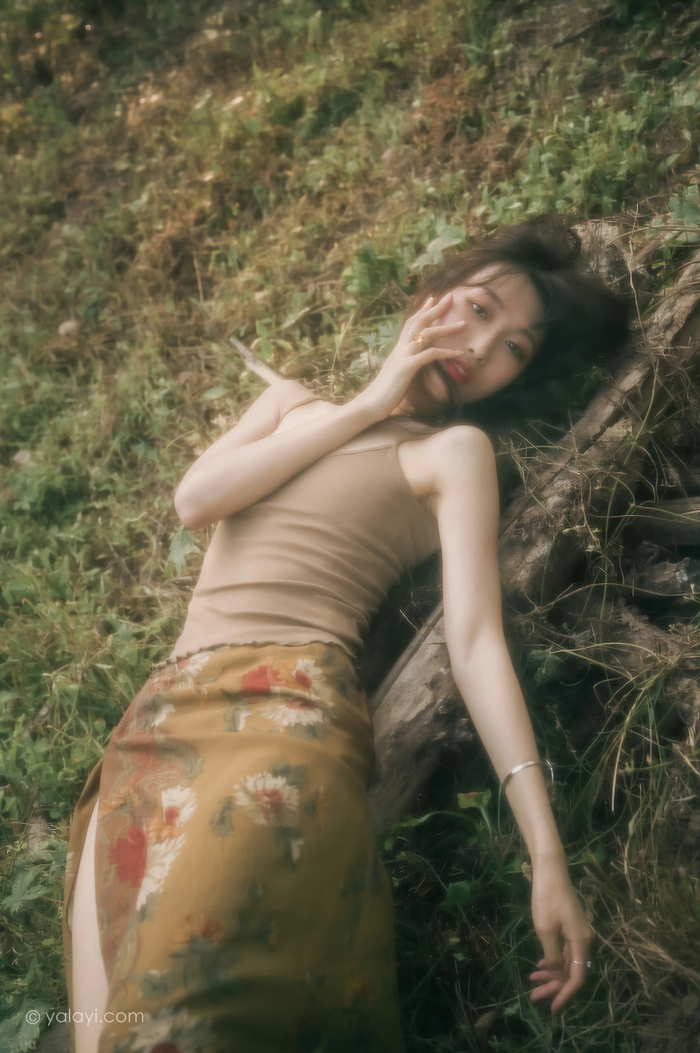 [YALAYI雅拉伊]NO.691 《梦境》 佳佳 橙色性感小背心加短裙私房写真第10张