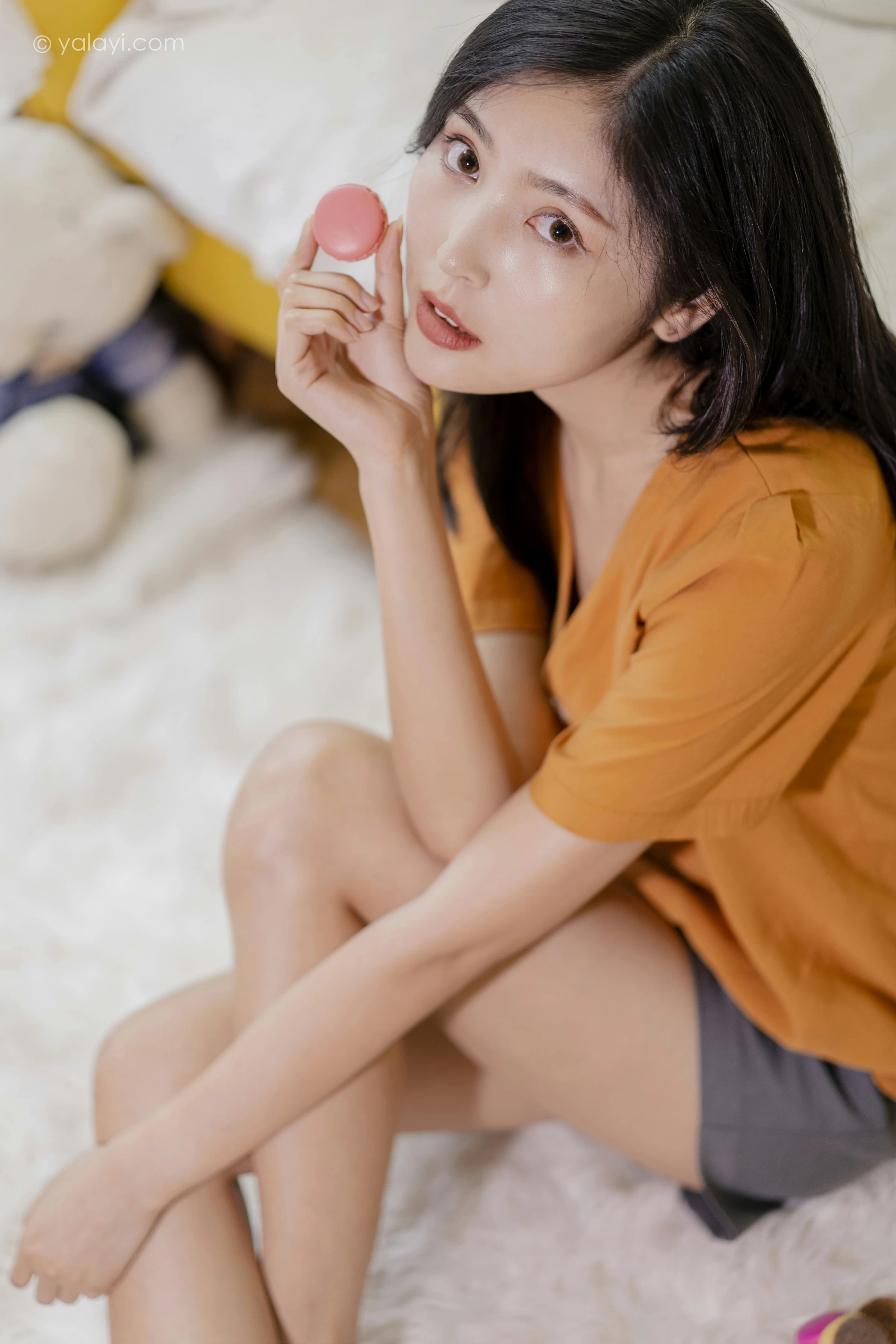[YALAYI雅拉伊]NO.692 《小幸福》 苍儿 橙色衬衫加灰色短裤性感私房写真集第12张