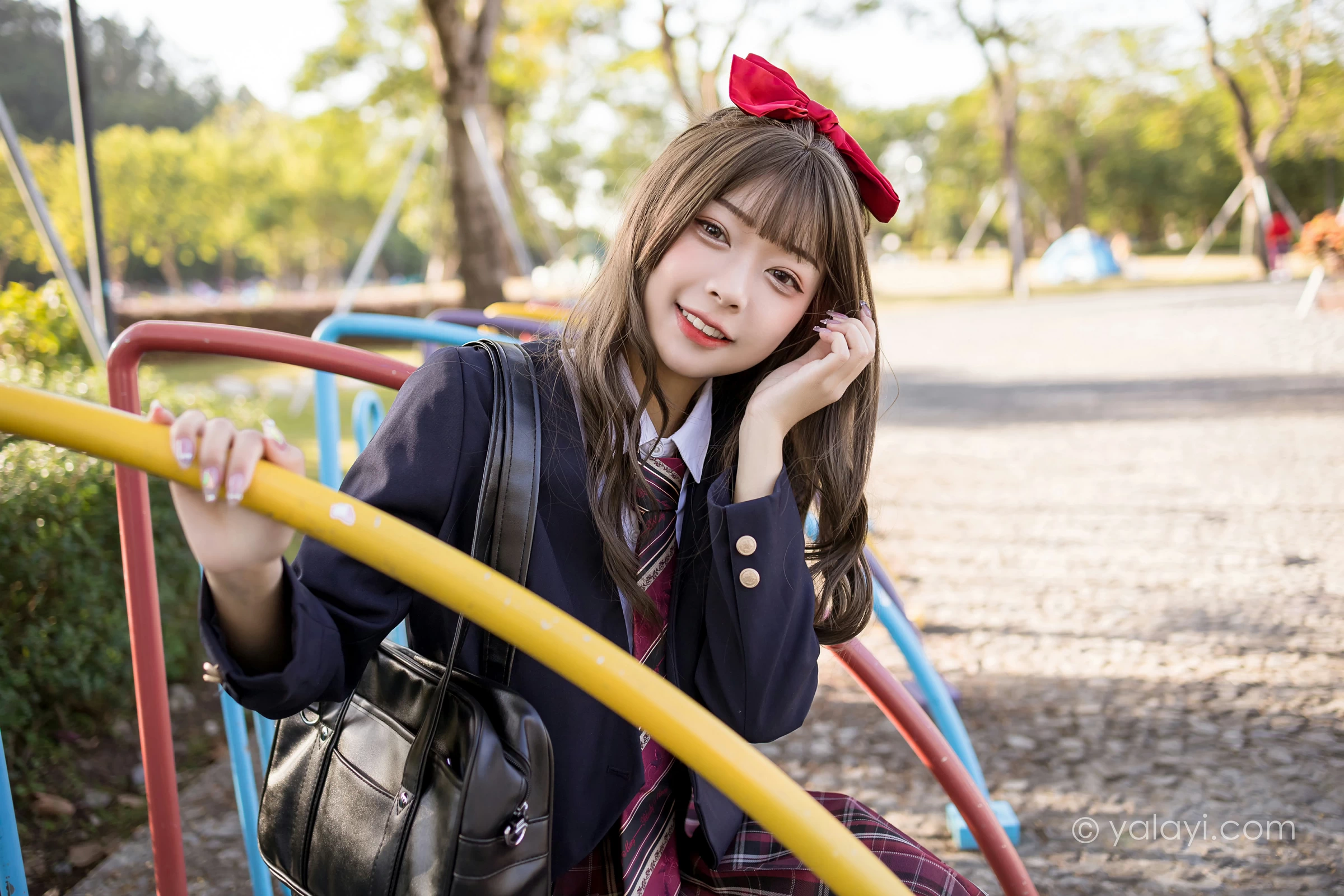 [YALAYI雅拉伊]2022.01.03 最美的青春 阿禾 蓝色JK制服衬衫加红色格子短裙私房写真集第11张