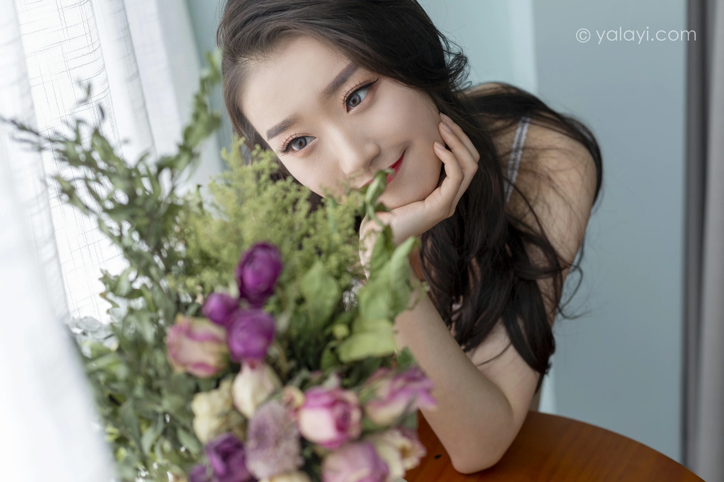 [YALAYI雅拉伊]NO.701 《花容月貌》 心怡 白色蕾丝内衣居家性感私房写真集第2张