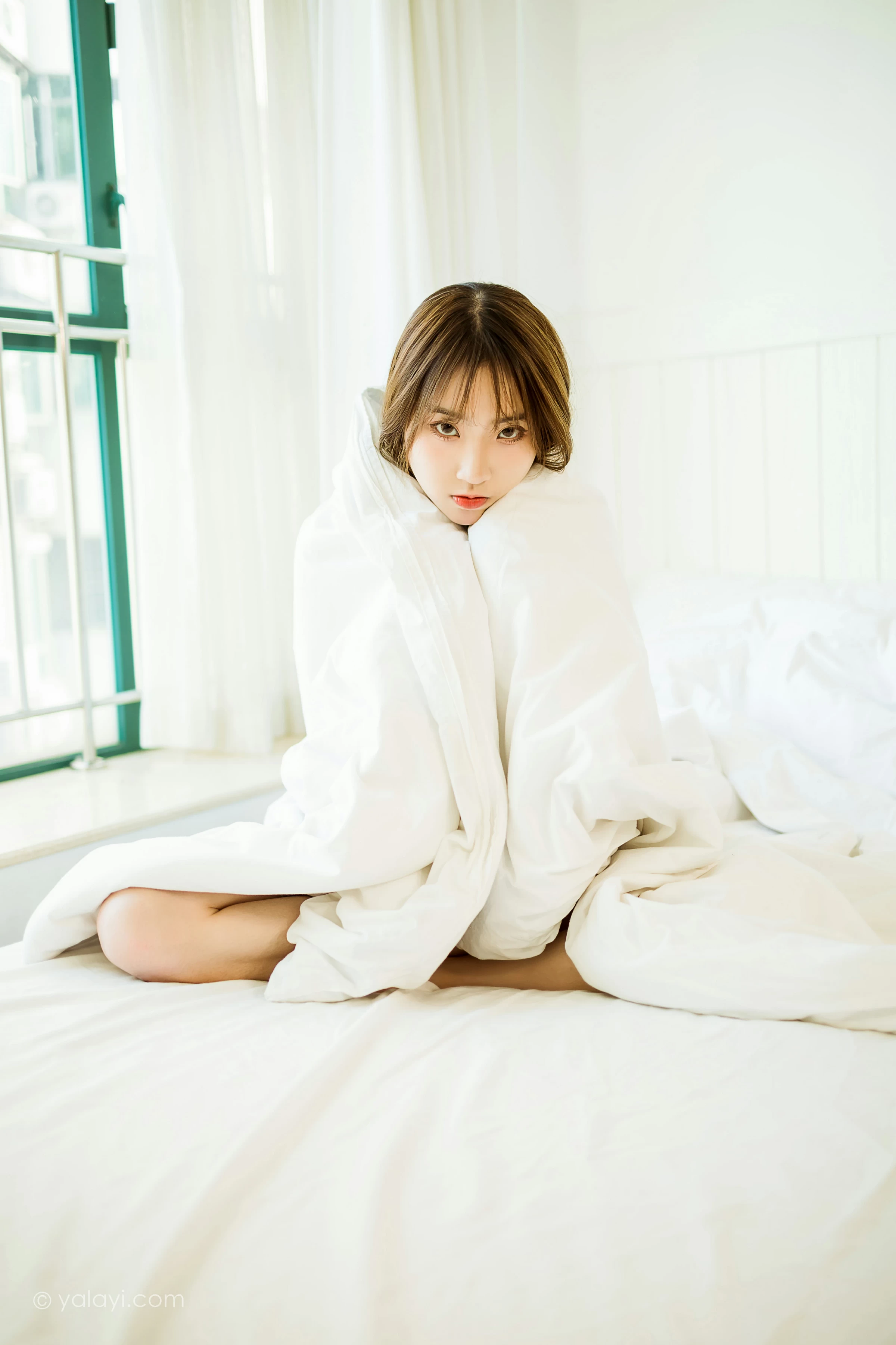[YALAYI雅拉伊]NO.723 《青涩回忆》 小乔 黄色小背心加白色短裤居家私房写真第11张