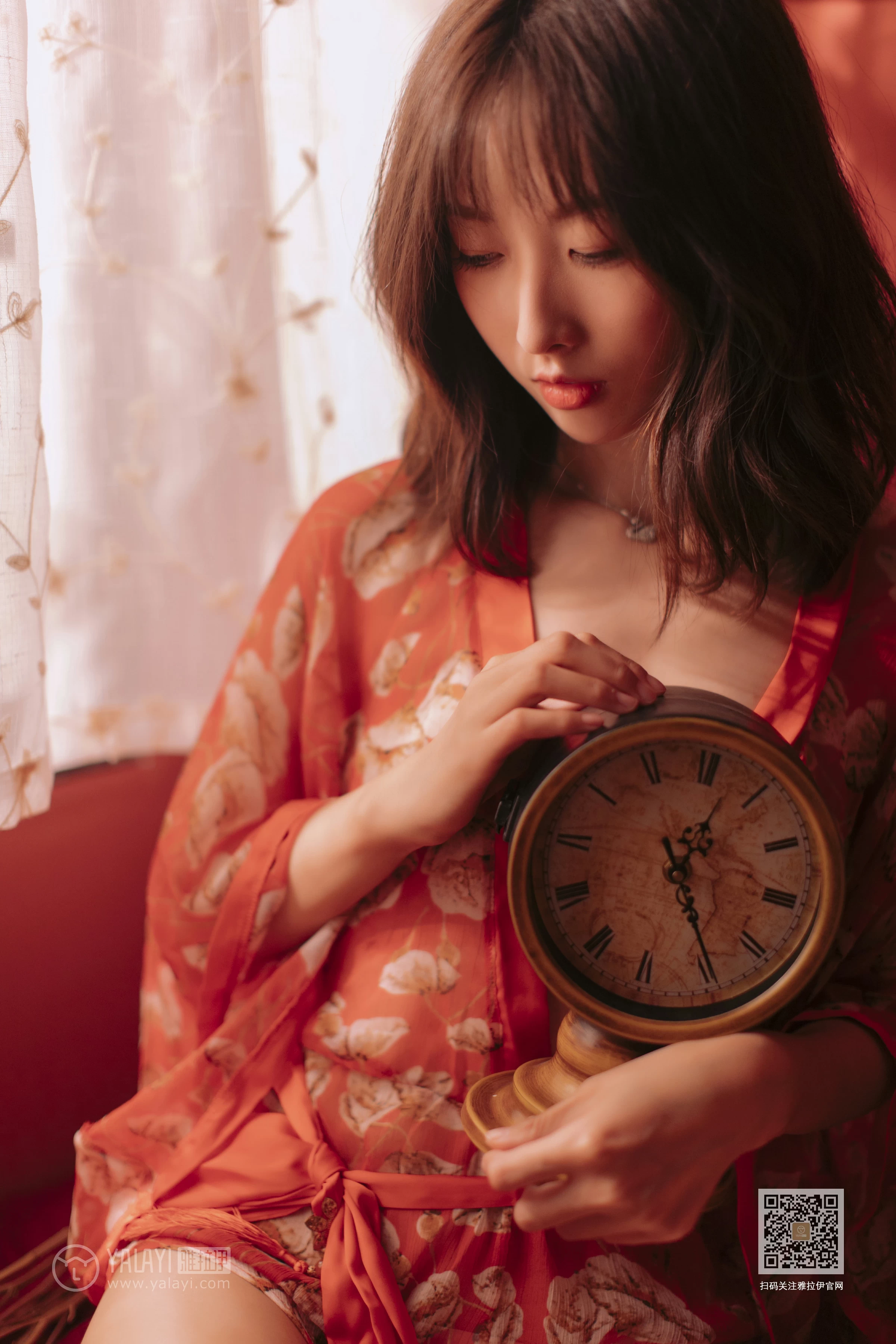 [YALAYI雅拉伊]Vol.460 红妆写真 佳佳 红色睡衣居家性感私房写真集第8张