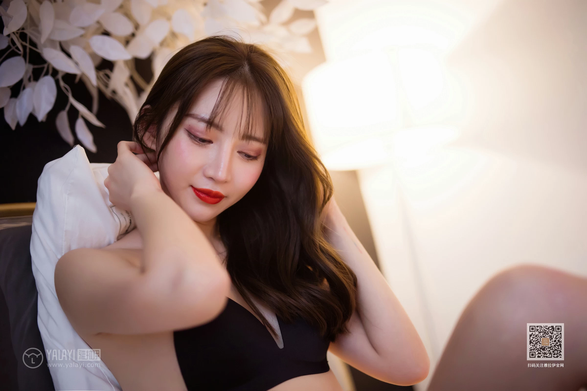[YALAYI雅拉伊]Vol.462 濒临底线 白雪 黑色内衣加黑色蕾丝内裤性感私房写真集第10张