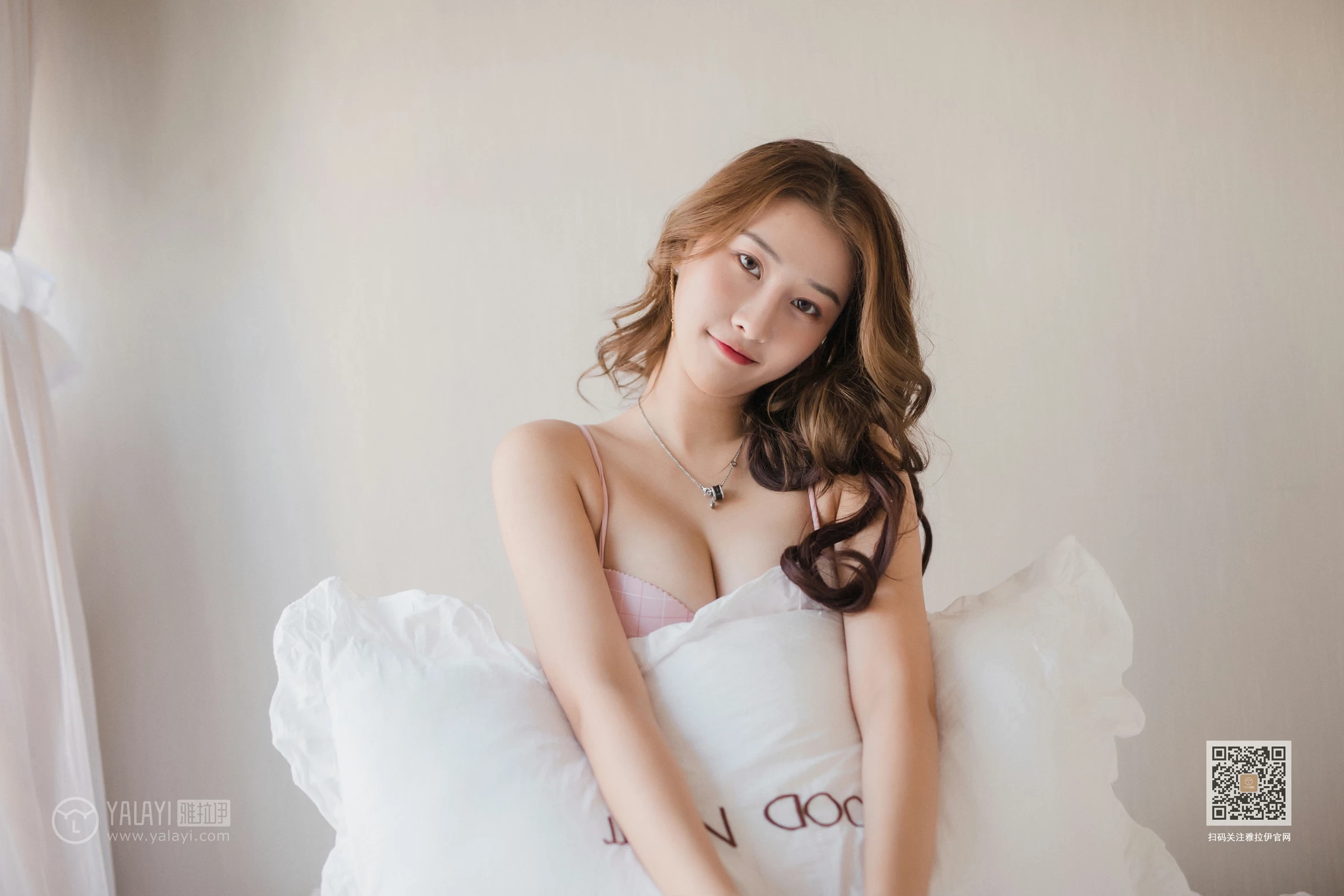 [YALAYI雅拉伊]Vol.475 美人秋波醉 欣茹 粉色性感内衣居家私房写真集第13张