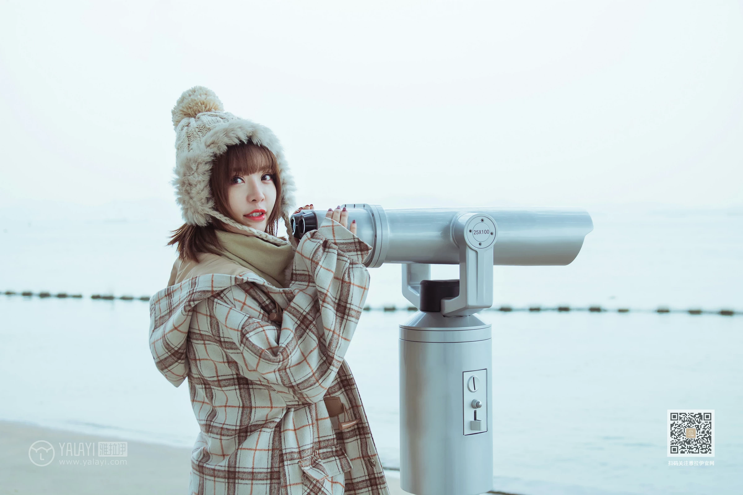 [YALAYI雅拉伊]Vol.515 冬日 阳阳 白色大衣加黑色短裙清纯可爱私房写真集第11张