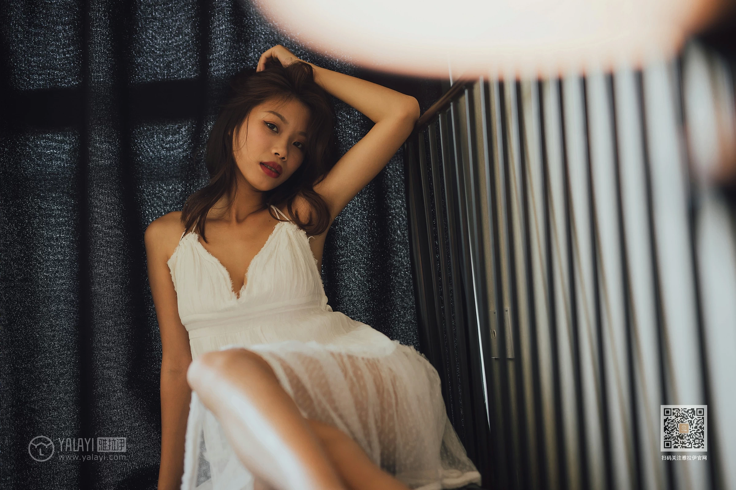 [YALAYI雅拉伊]Vol.523 薄纱雾绕 静初 白色透视吊带睡衣裙性感私房写真集第13张