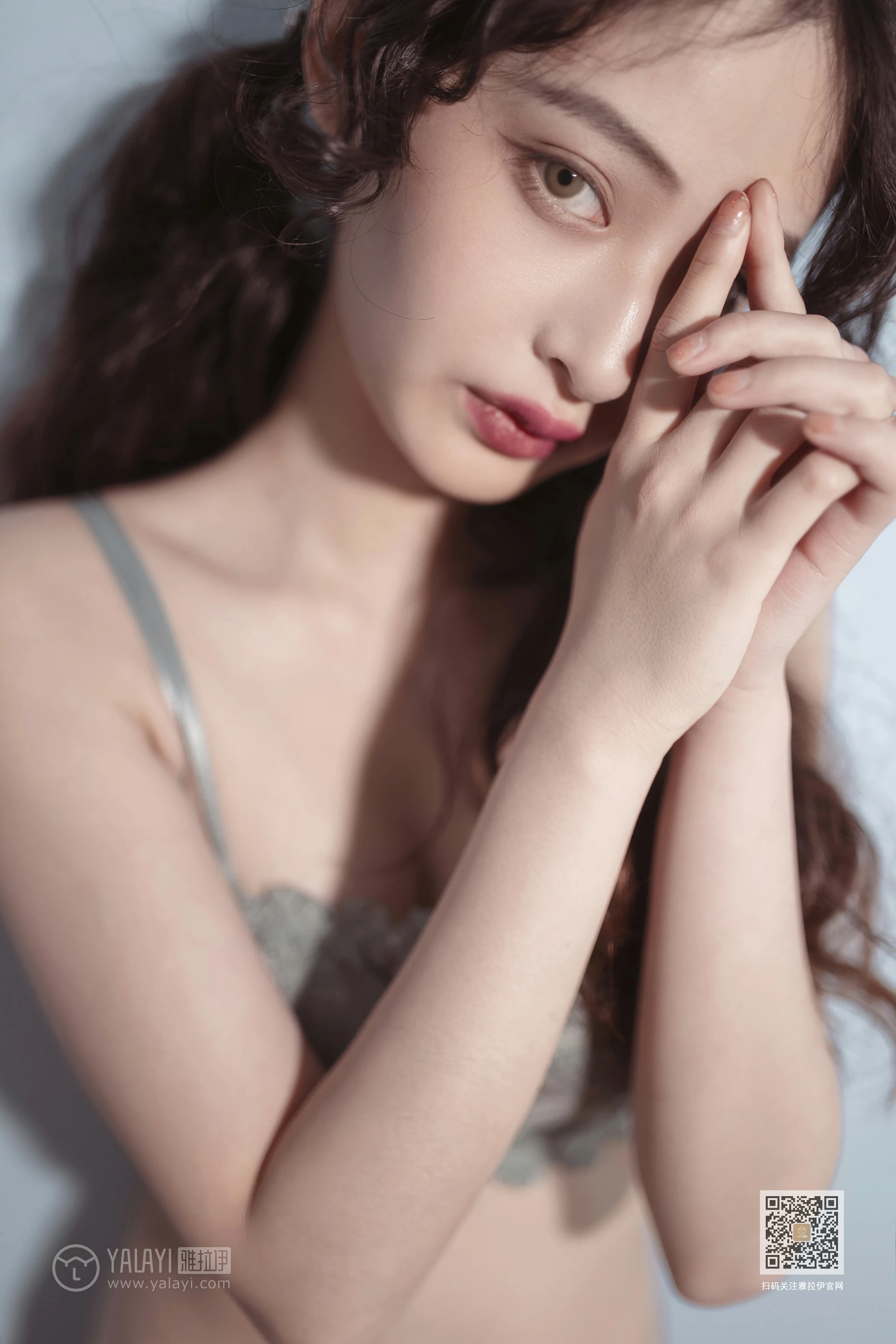 [YALAYI雅拉伊]Vol.547 玉影 西子 灰色蕾丝内衣居家性感私房写真集第14张