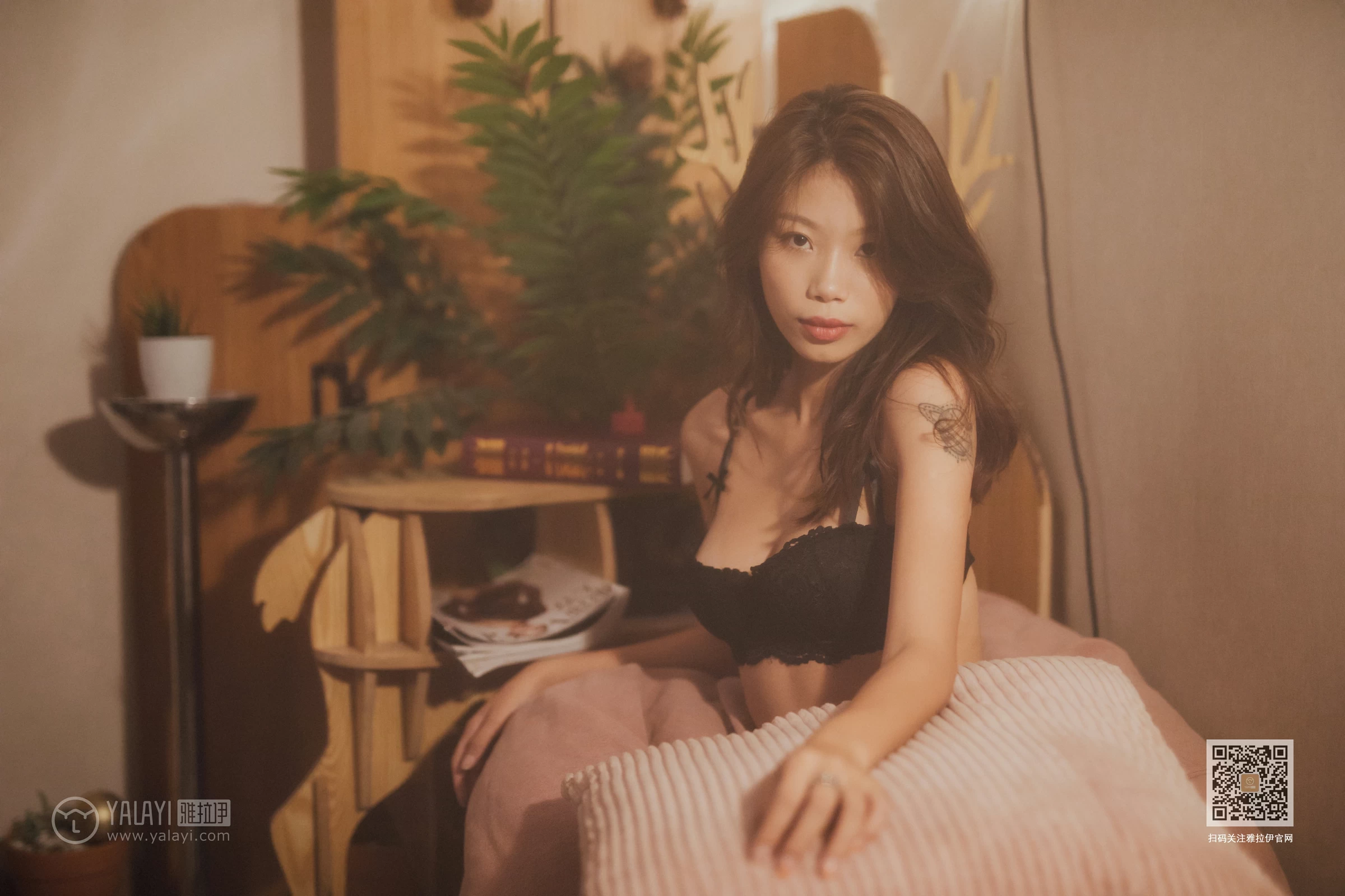 [YALAYI雅拉伊]Vol.548 梦境里的情人 静初 黑色蕾丝内衣性感私房写真集第3张