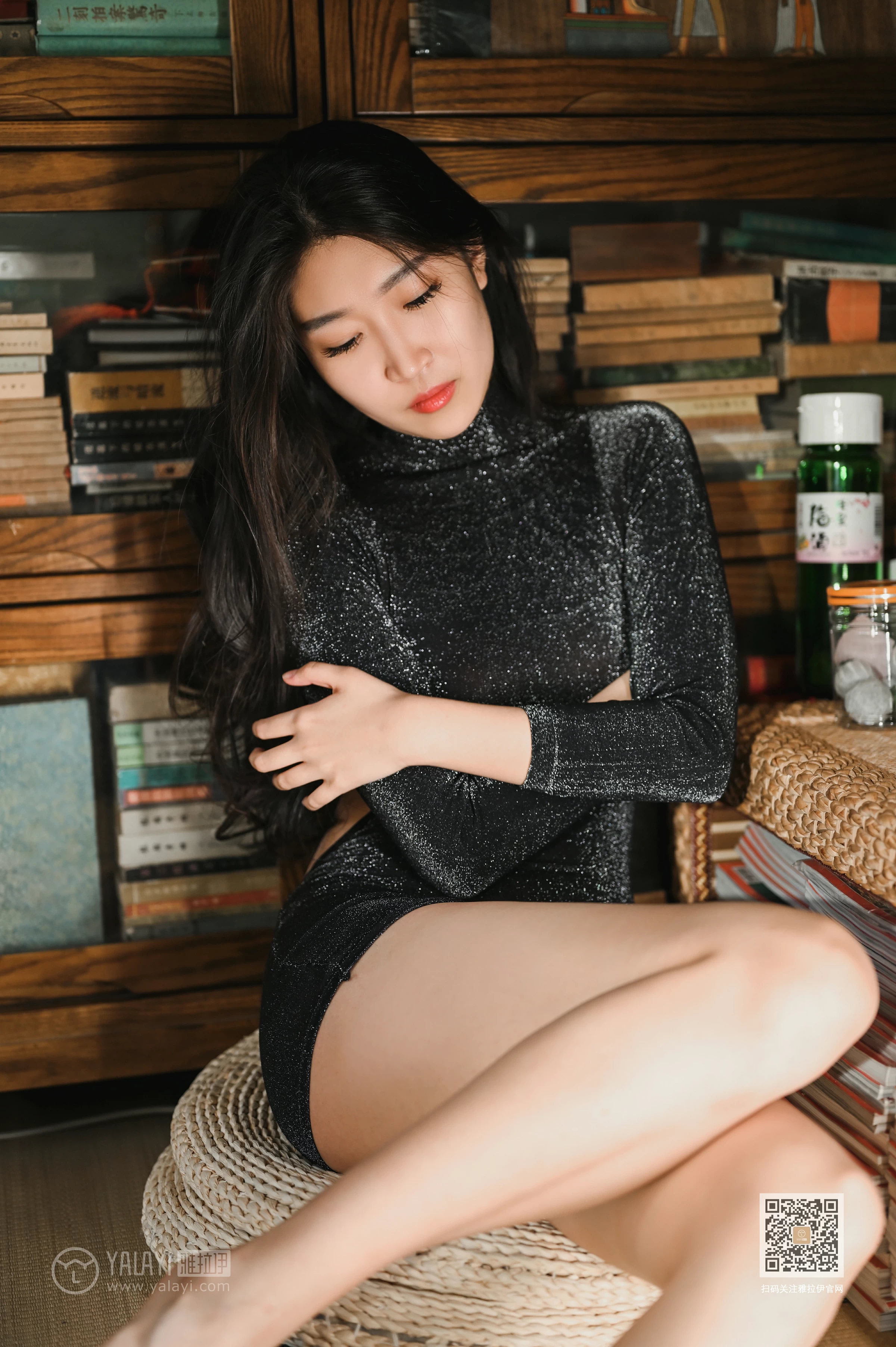 [YALAYI雅拉伊]Vol.567 玲珑 玫瑰 黑色紧身透视连衣裙性感私房写真集第13张