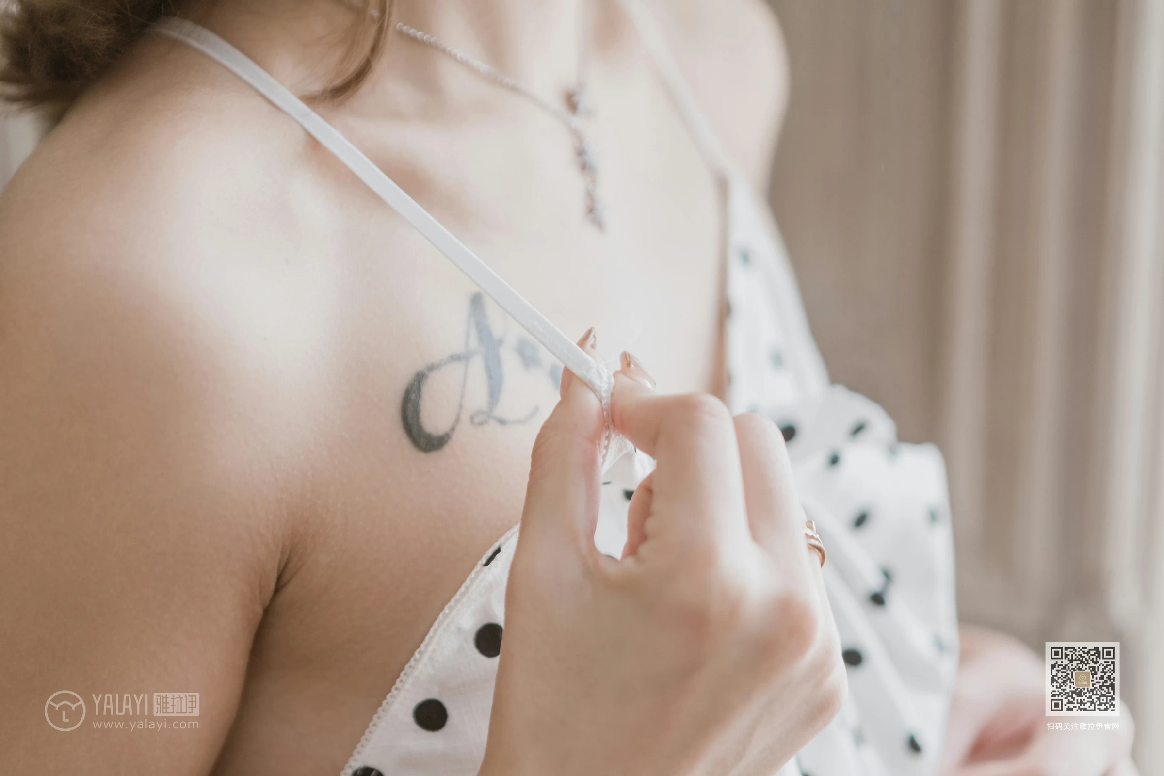 [YALAYI雅拉伊]Vol.572 日光倾城 刘子炀 白色比基尼泳装性感私房写真集第7张