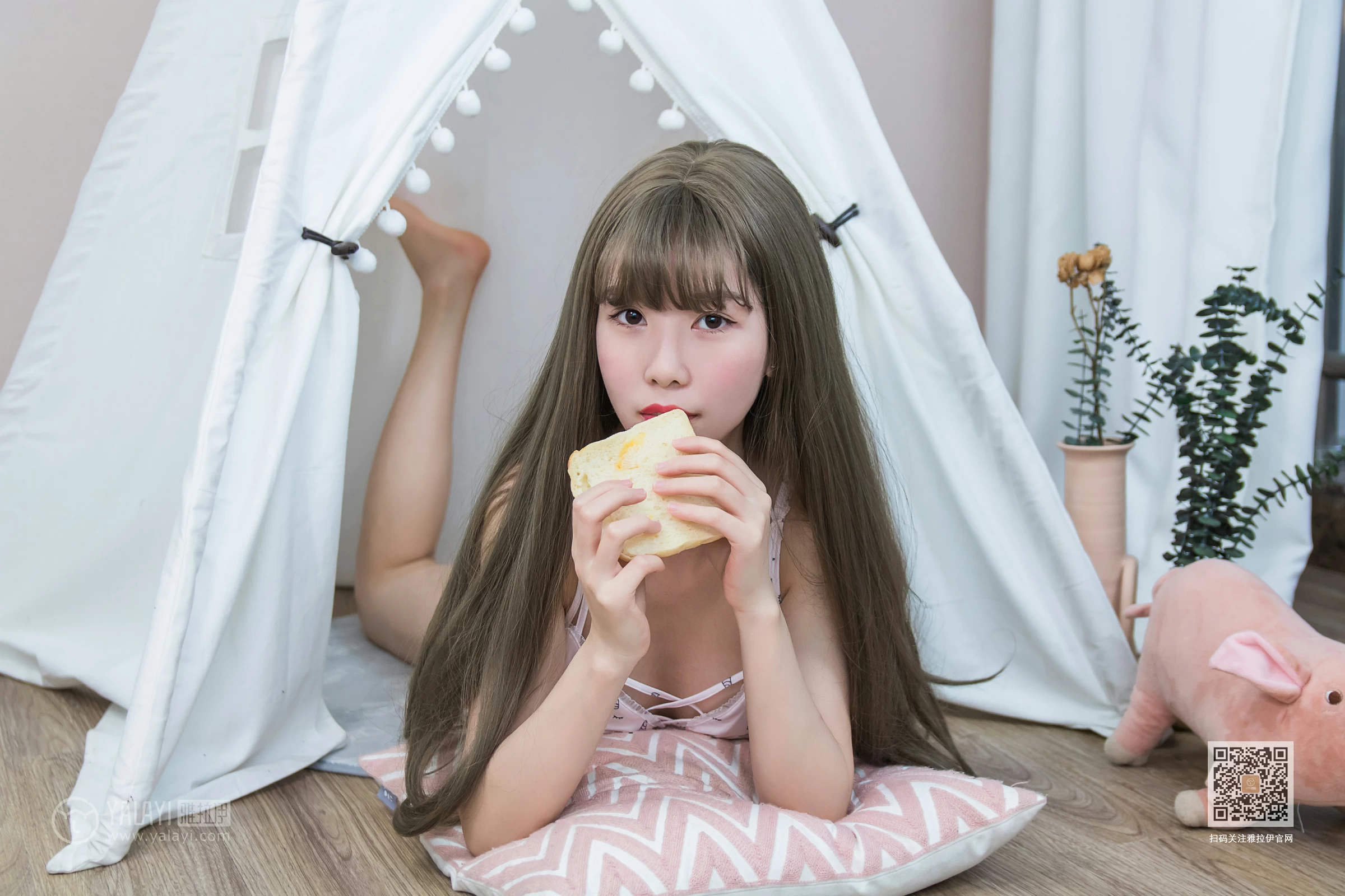 [YALAYI雅拉伊]Vol.584 粉红猪小妹 宁馨儿 性感内衣居家私房写真集第6张