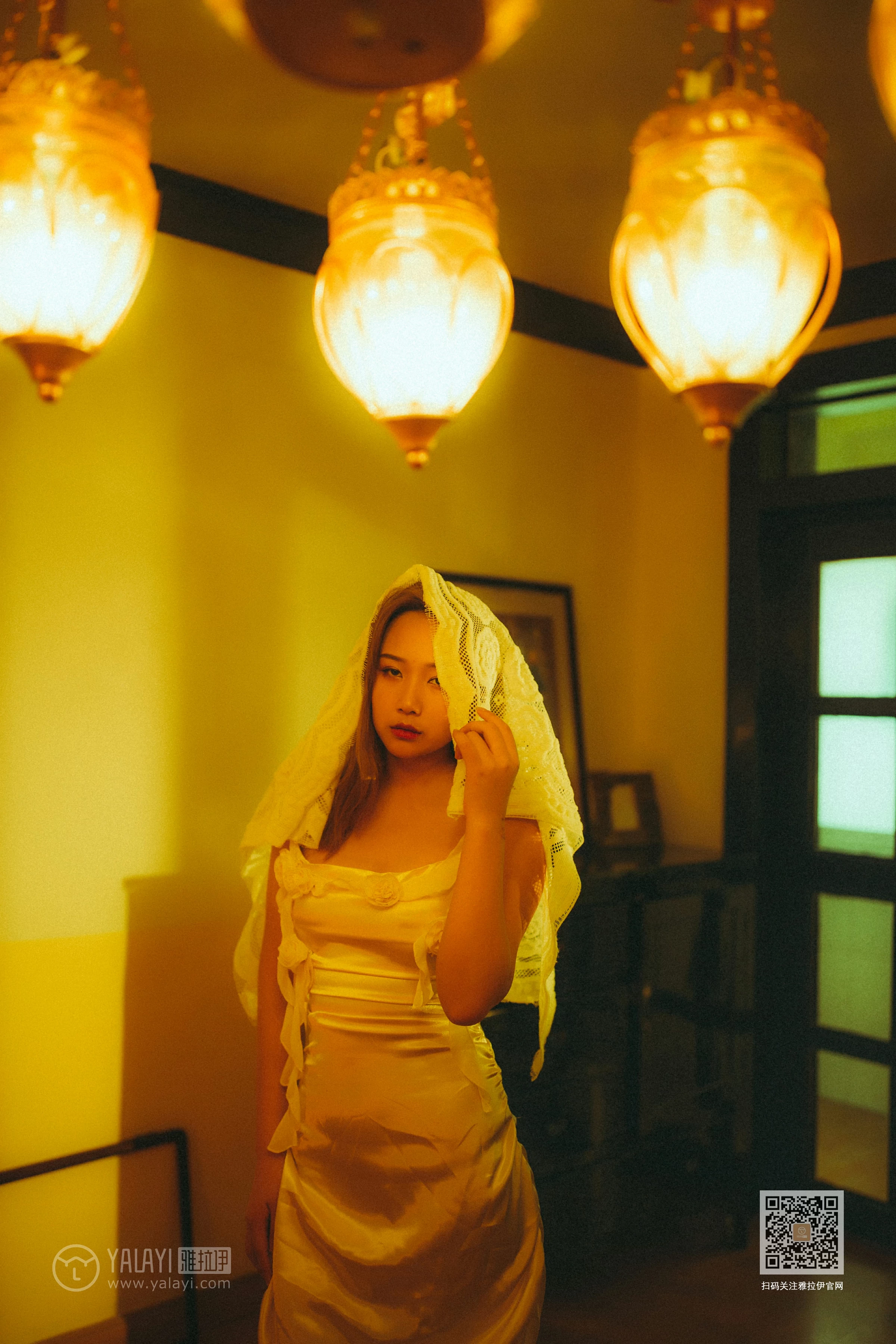 [YALAYI雅拉伊]NO.613 《对着暮光呢喃》 岳璐璐 白色吊带睡衣裙加白色内衣性感私房写真集第6张