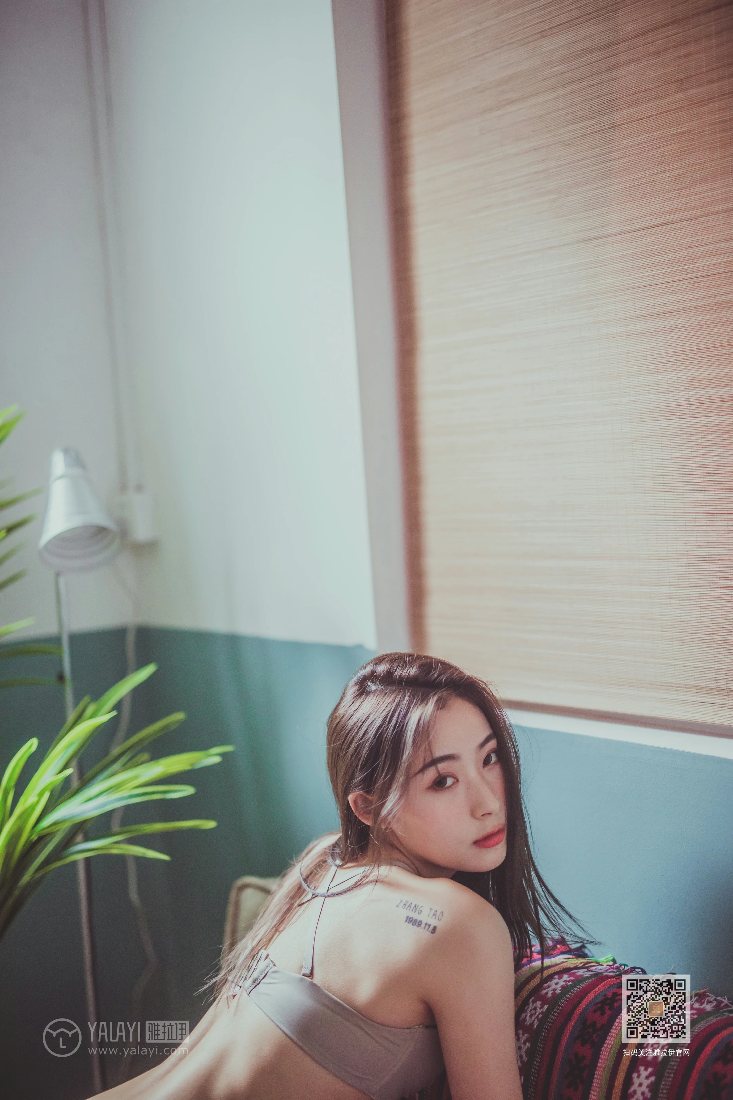 [YALAYI雅拉伊]NO.626 《满眼是你》 海棠 米色性感内衣居家私房写真集第11张