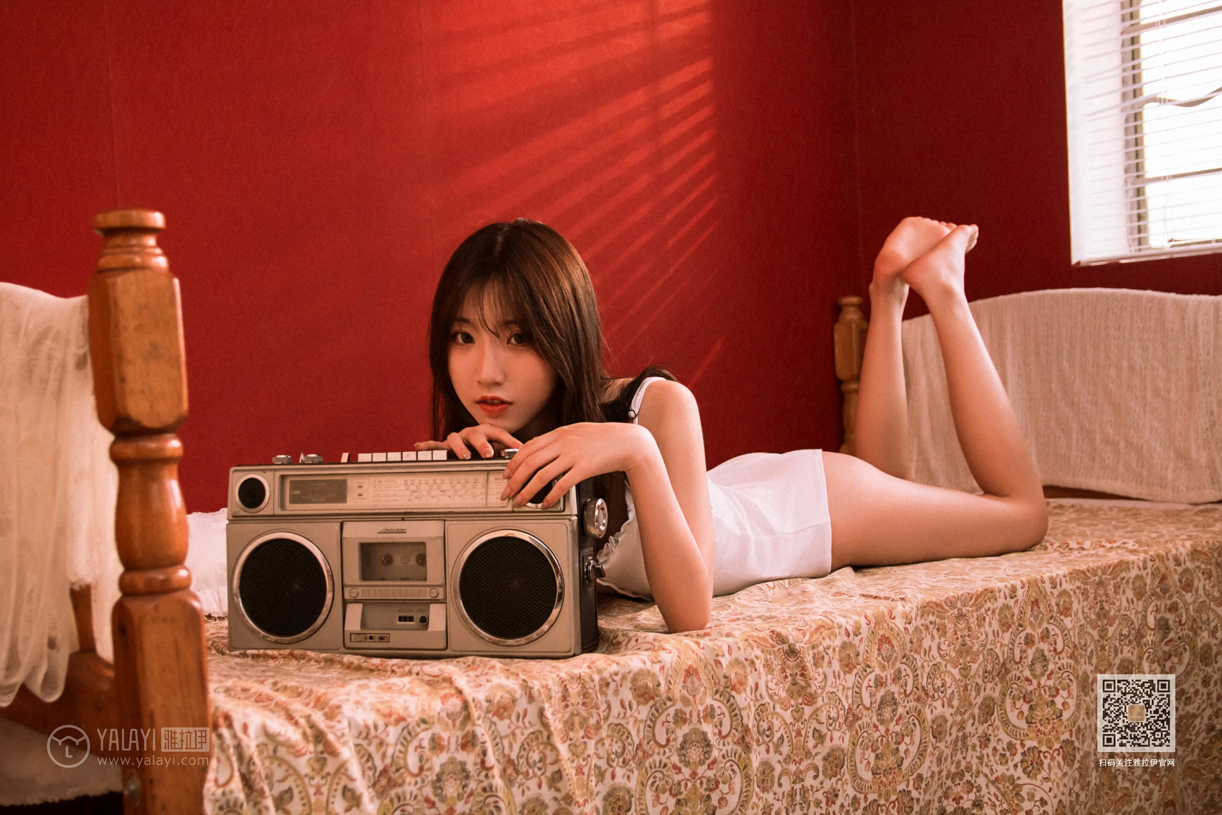 [YALAYI雅拉伊]NO.631 《复古萌妹》 小乔 白色吊带连体内衣性感私房写真集第3张