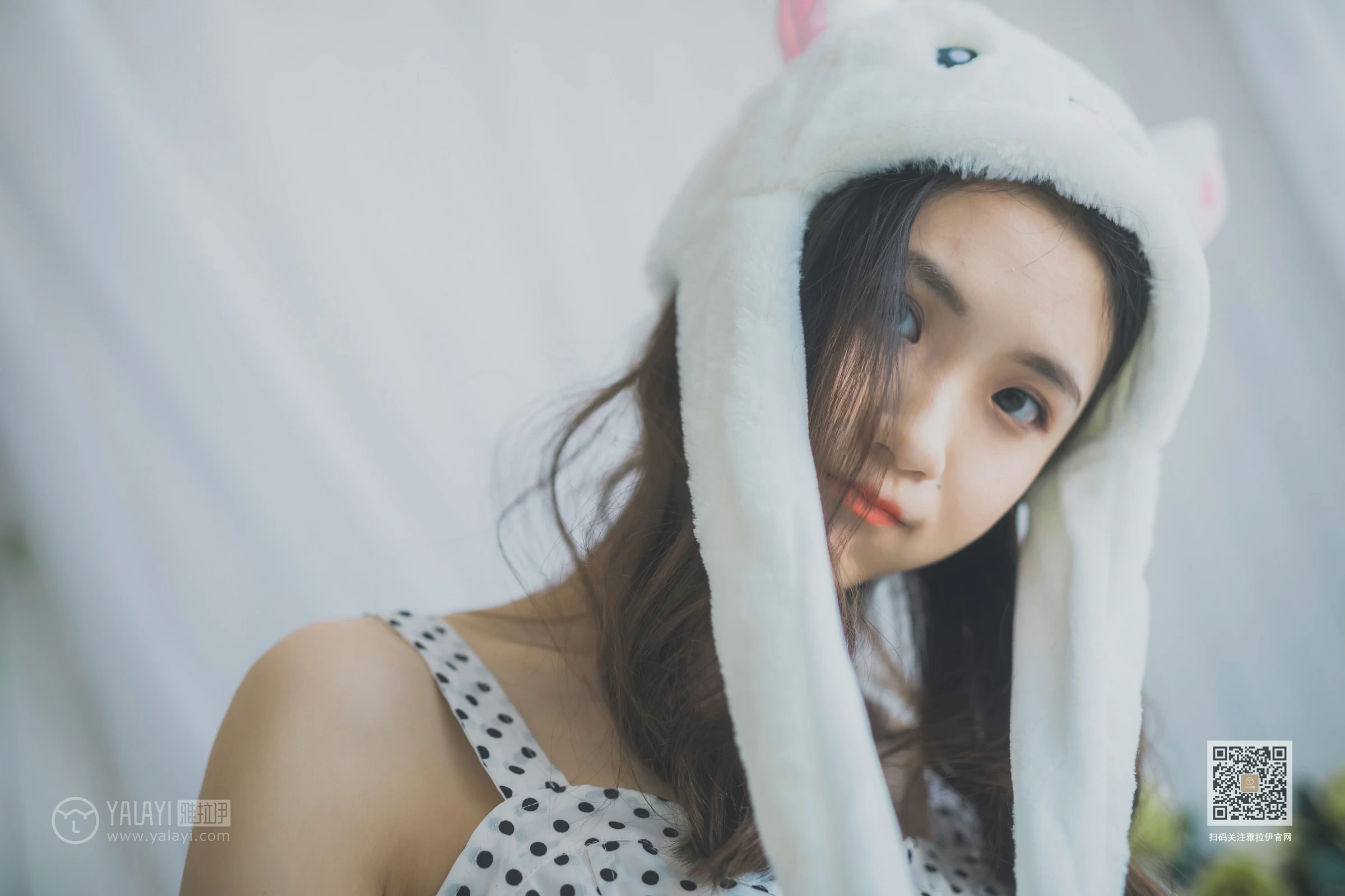 [YALAYI雅拉伊]NO.632 《淘气女友》 尹梦 白色小背心加斑点短裙清纯可爱私房写真集第9张