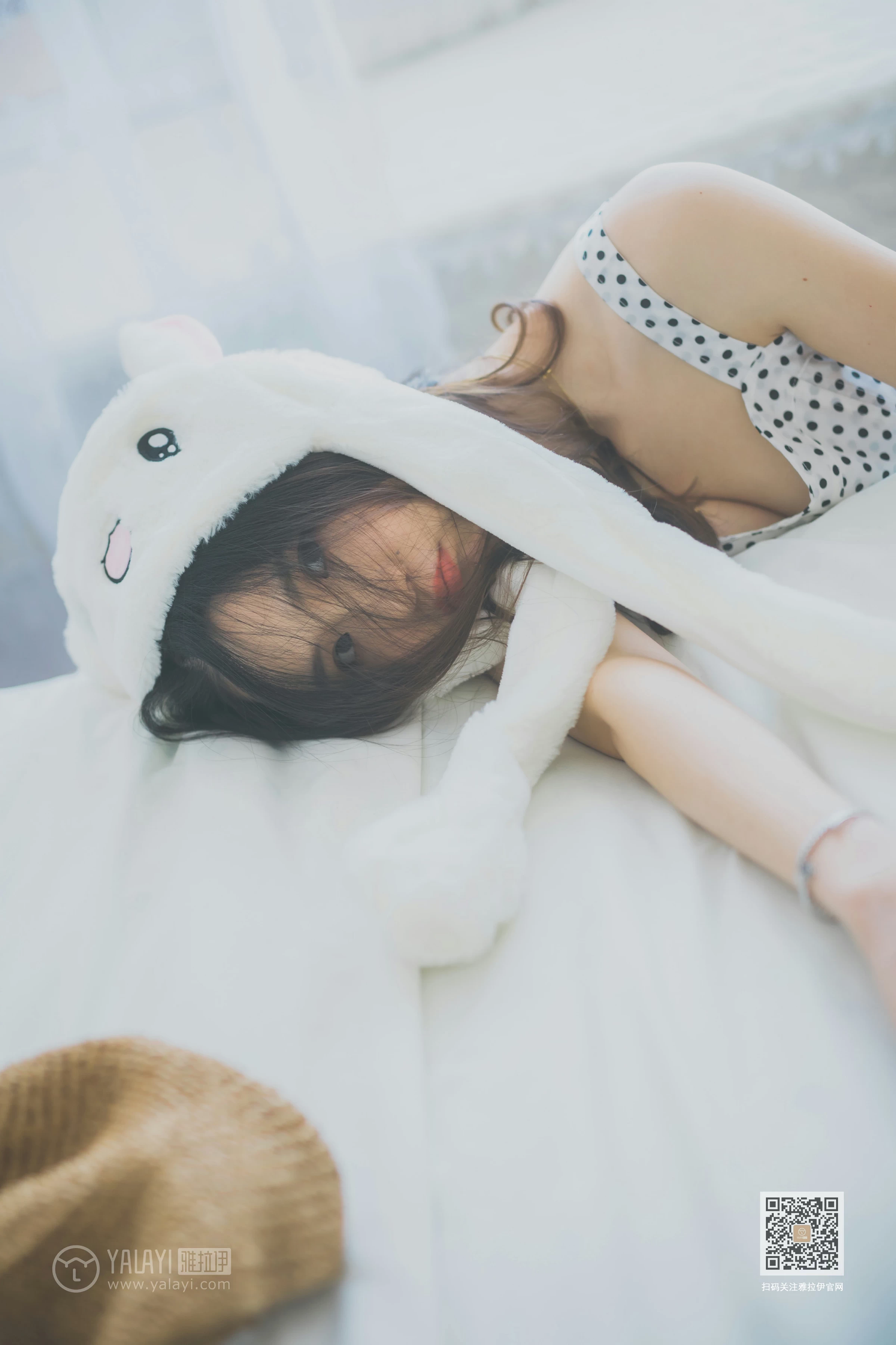 [YALAYI雅拉伊]NO.632 《淘气女友》 尹梦 白色小背心加斑点短裙清纯可爱私房写真集第14张