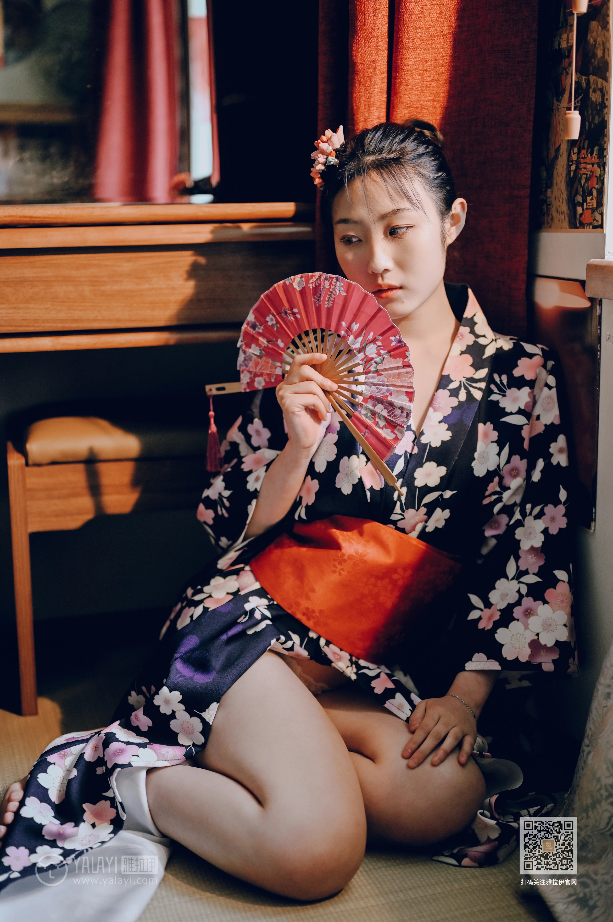 [YALAYI雅拉伊]NO.635 《和服少女》 沈伊 黑色和服加白色蕾丝内衣性感私房写真集第3张