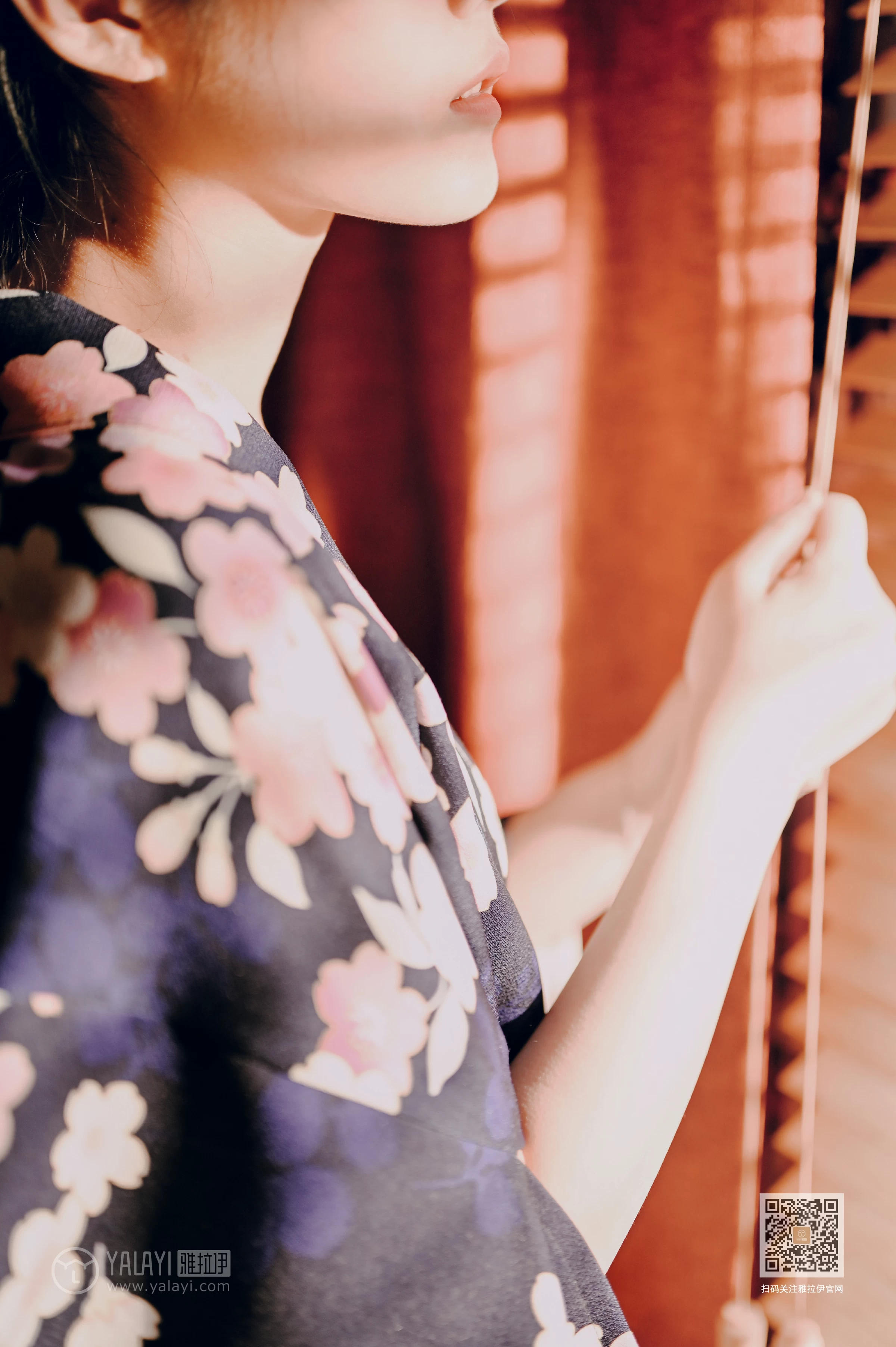 [YALAYI雅拉伊]NO.635 《和服少女》 沈伊 黑色和服加白色蕾丝内衣性感私房写真集第15张