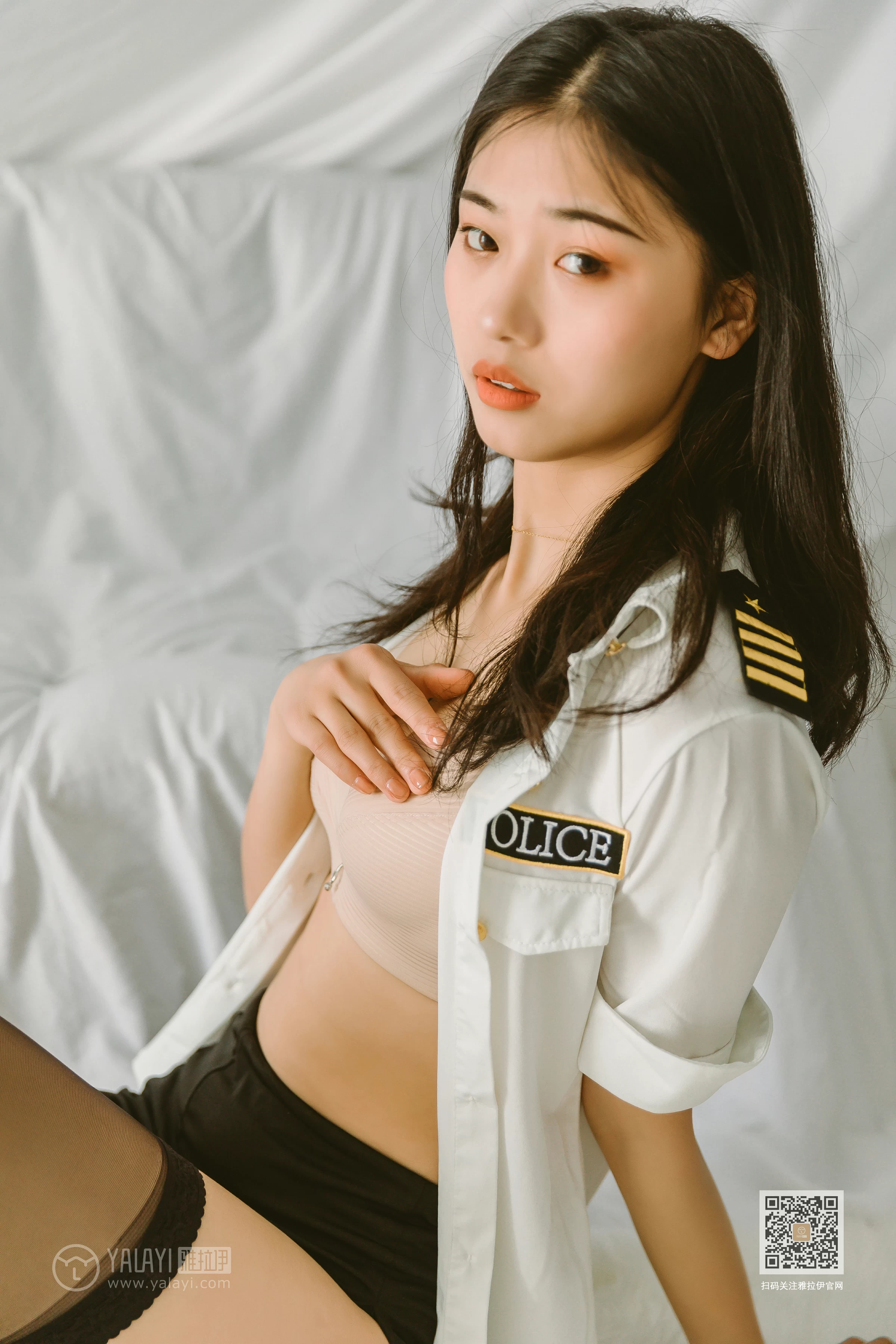 [YALAYI雅拉伊]NO.648 《青涩女子兵团》 和风 情趣制服与黑色短裙加黑丝美腿性感私房写真集第16张