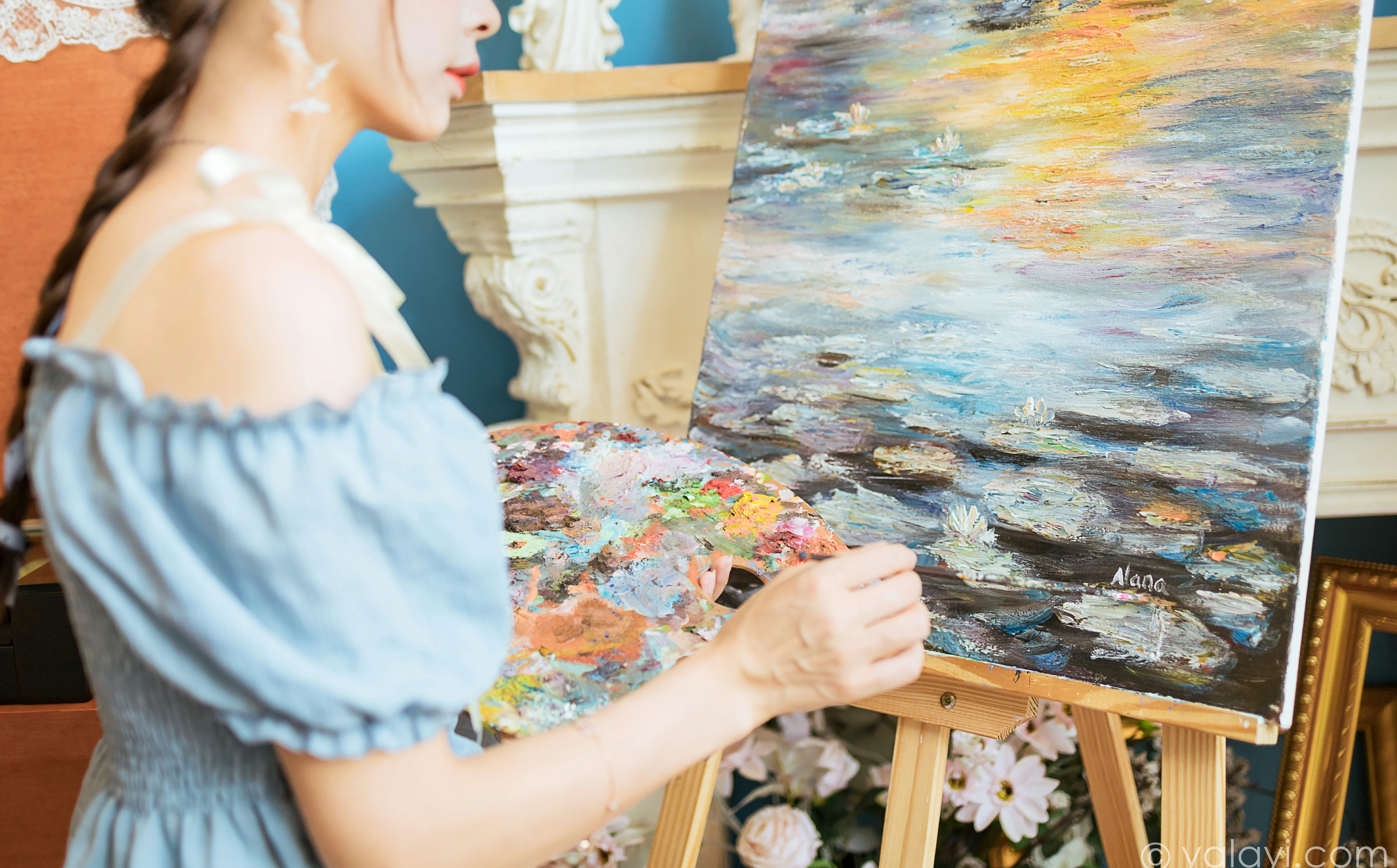 [YALAYI雅拉伊]NO.850 灵魂画师 程小蝶 蓝色抹胸上衣加白色短裙清纯可爱写真集第2张