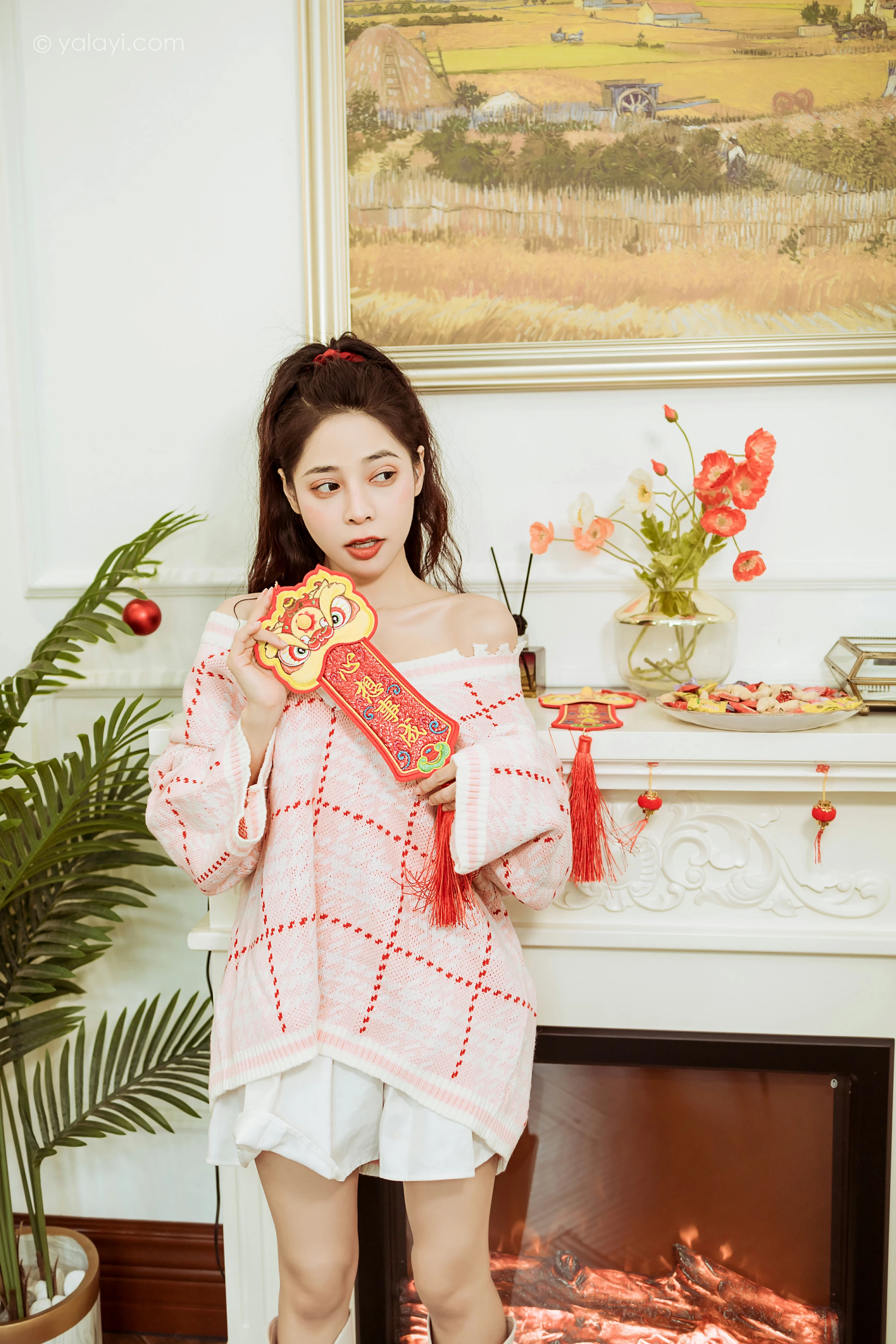 [YALAYI雅拉伊]2022.01.28 新的一年 诗咏 粉色镂空毛衣加白色短裙居家写真集第13张