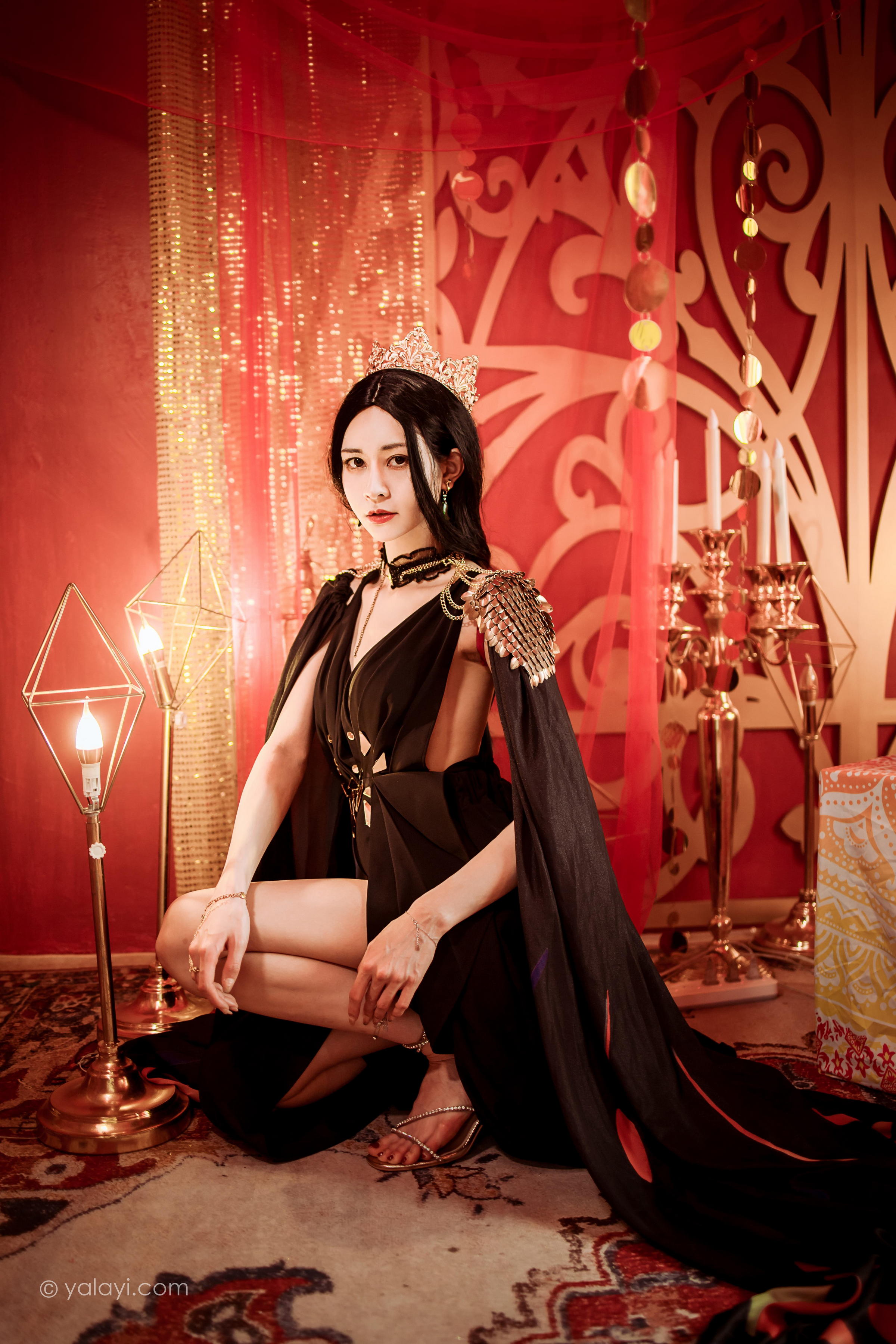 [YALAYI雅拉伊]2022.07.29 鬼刀公主 陈若冰 黑色披肩加黑色深V情趣礼服裙性感私房写真集第4张