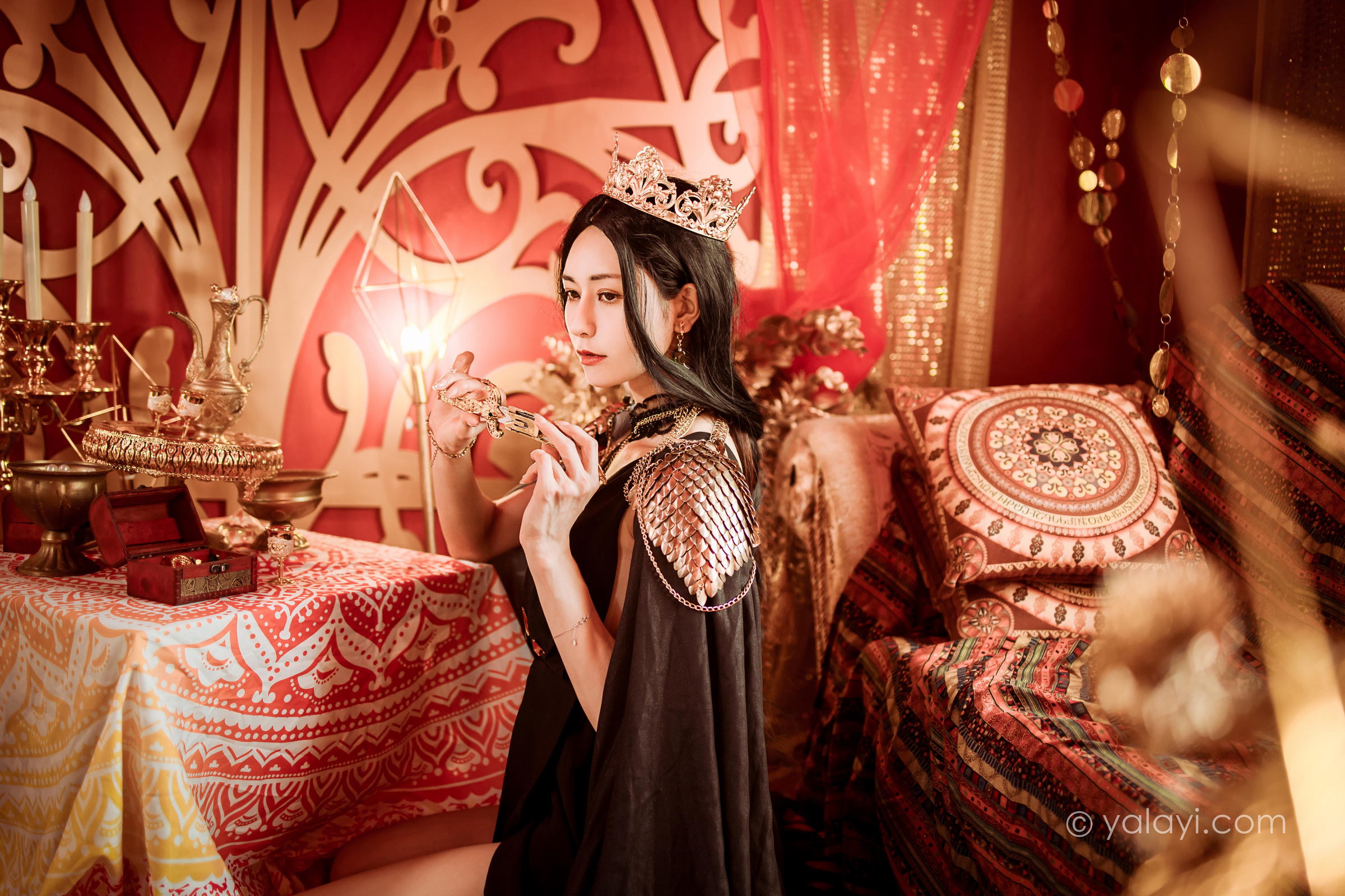 [YALAYI雅拉伊]2022.07.29 鬼刀公主 陈若冰 黑色披肩加黑色深V情趣礼服裙性感私房写真集第12张